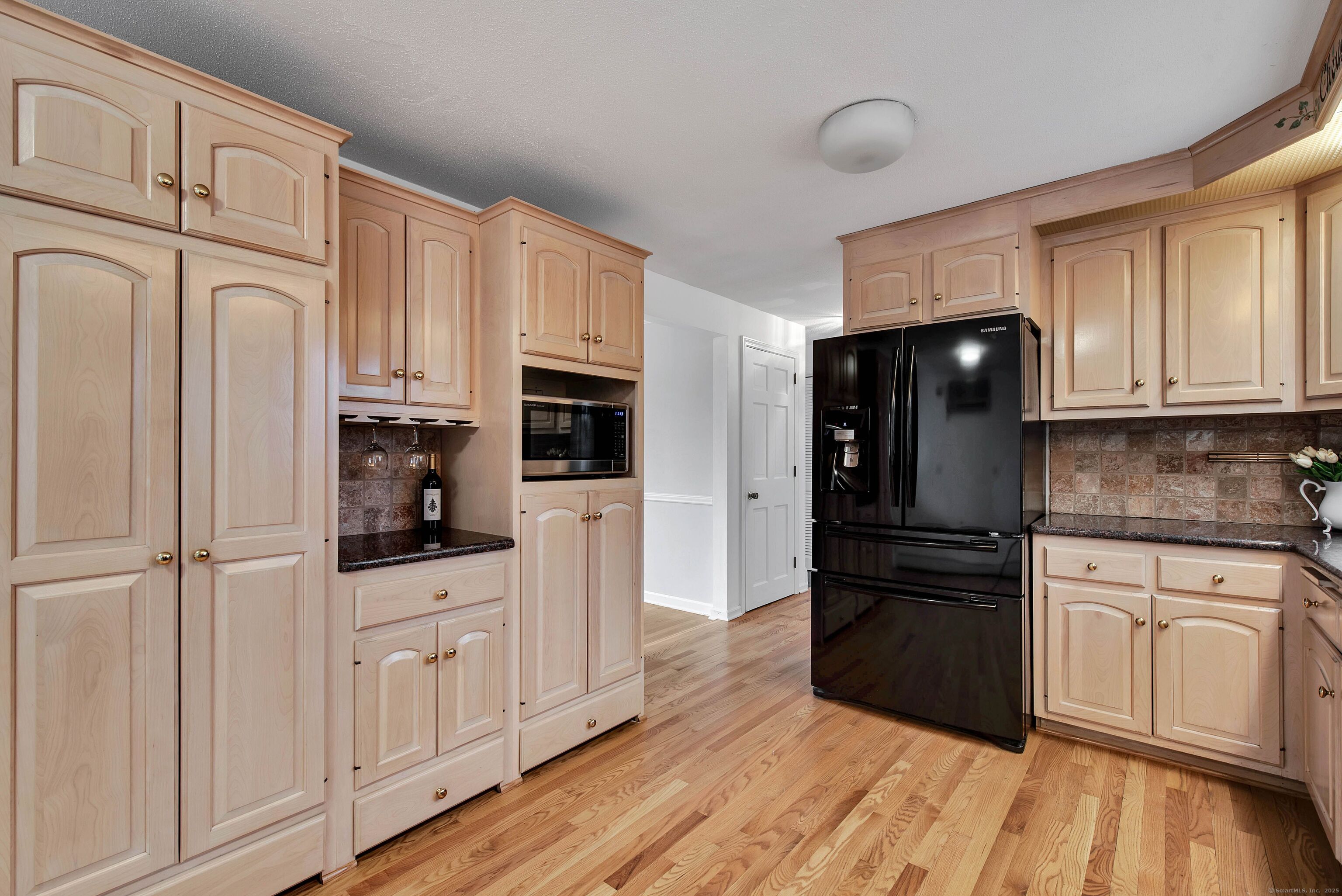 77 Hemlock Ridge