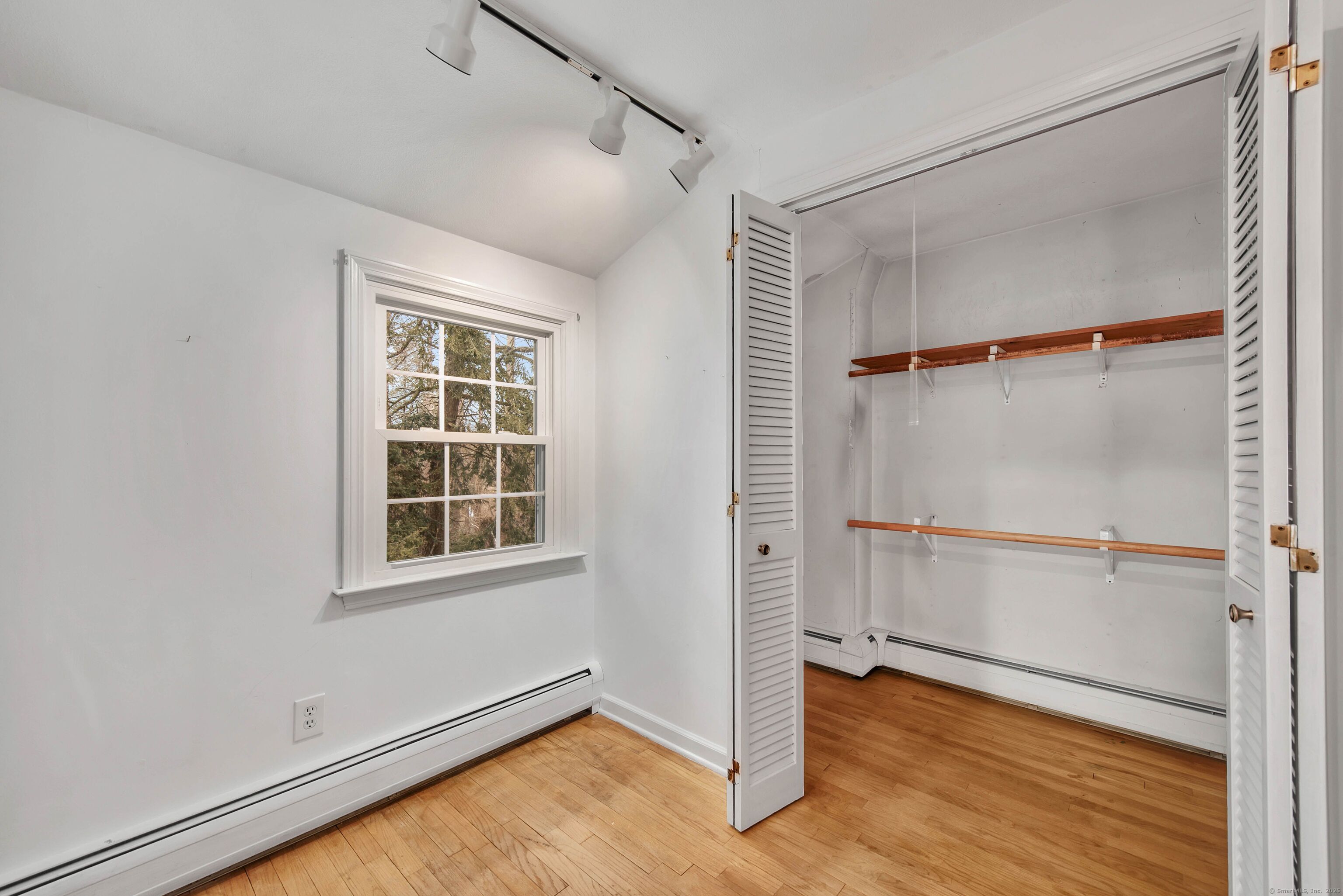77 Hemlock Ridge
