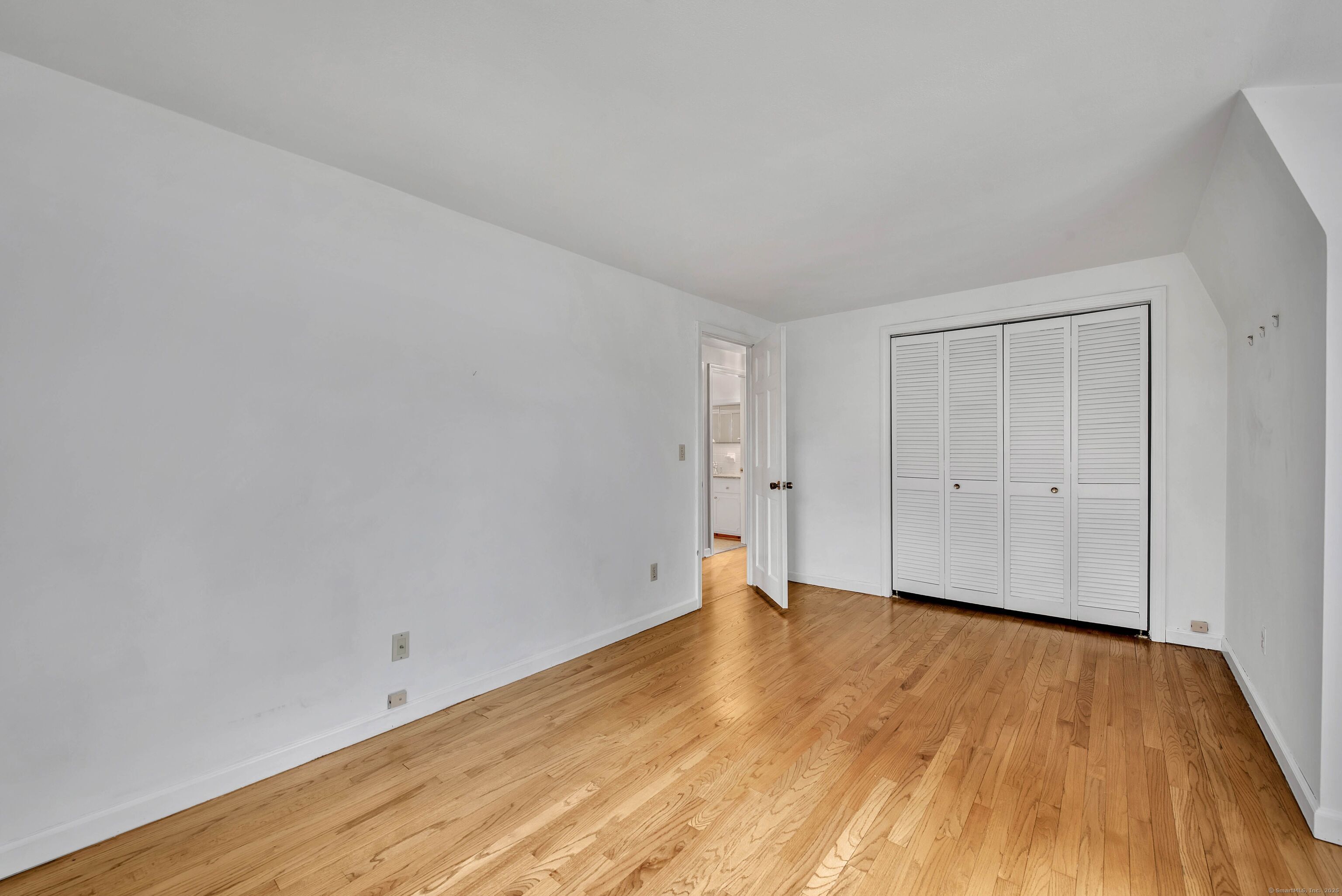 77 Hemlock Ridge