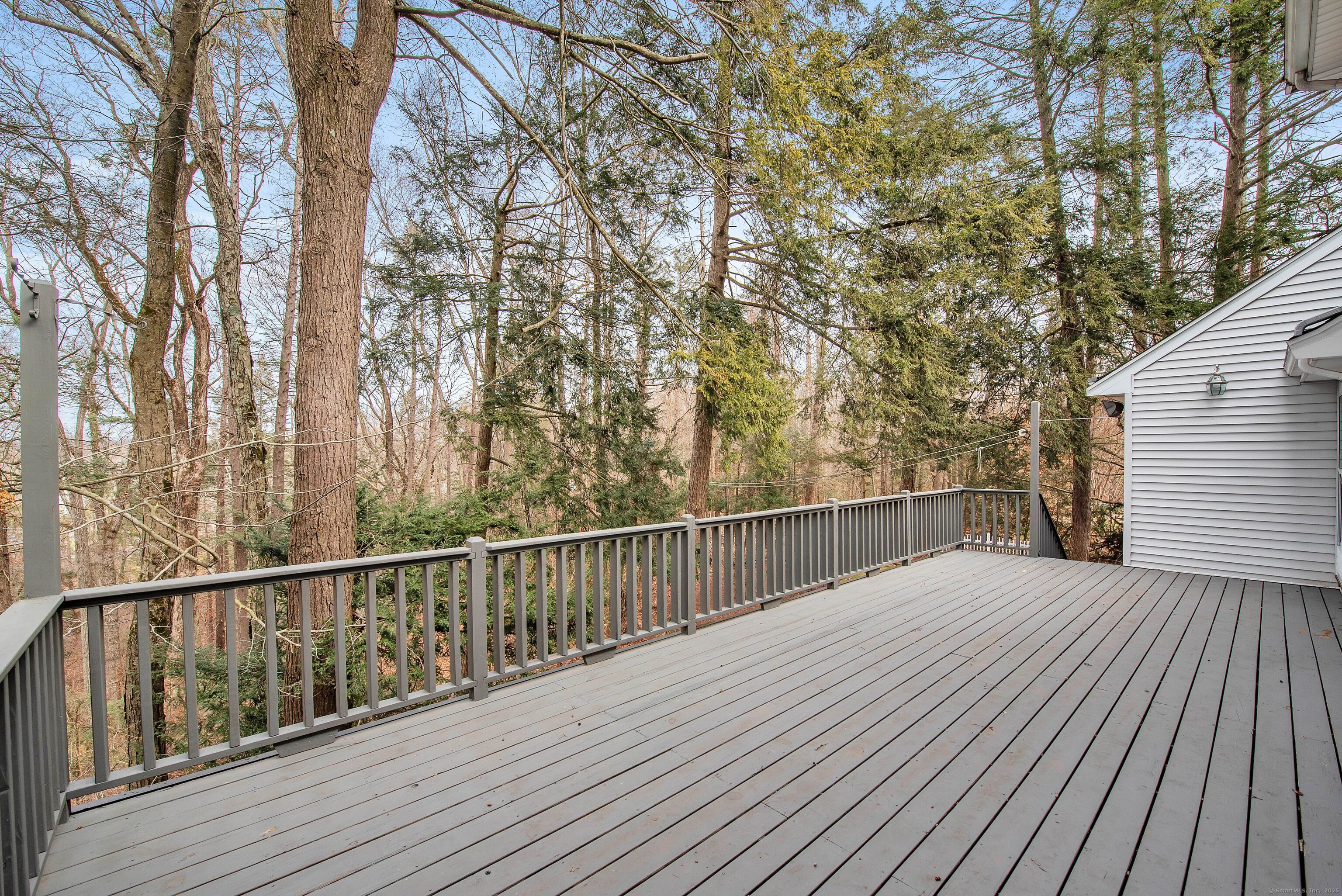 77 Hemlock Ridge