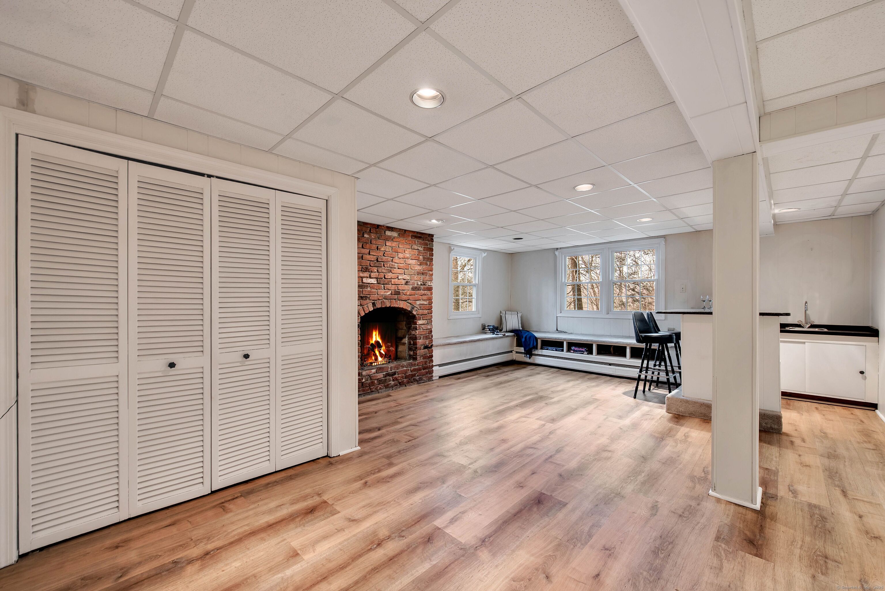 77 Hemlock Ridge