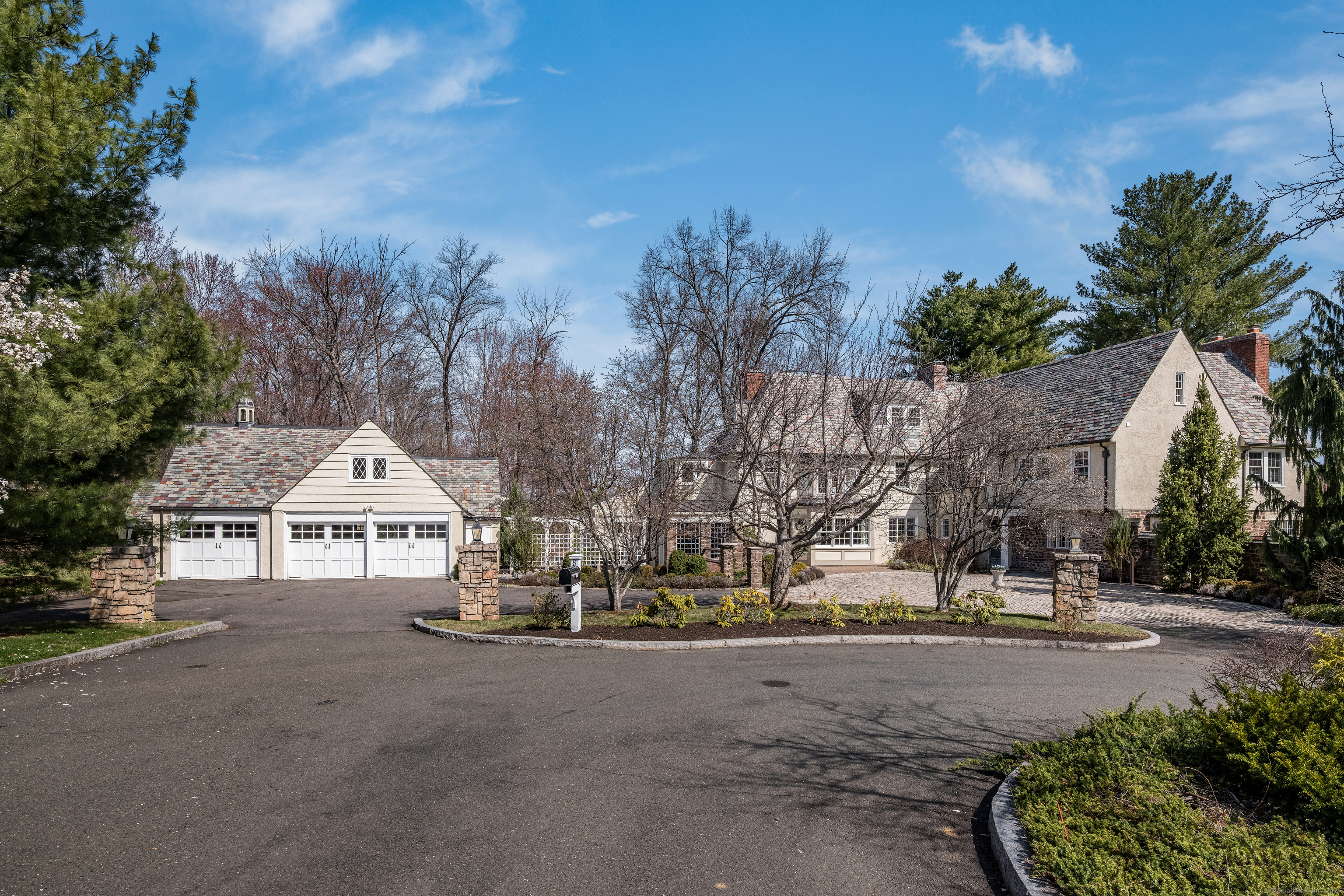 8 Bassette Lane