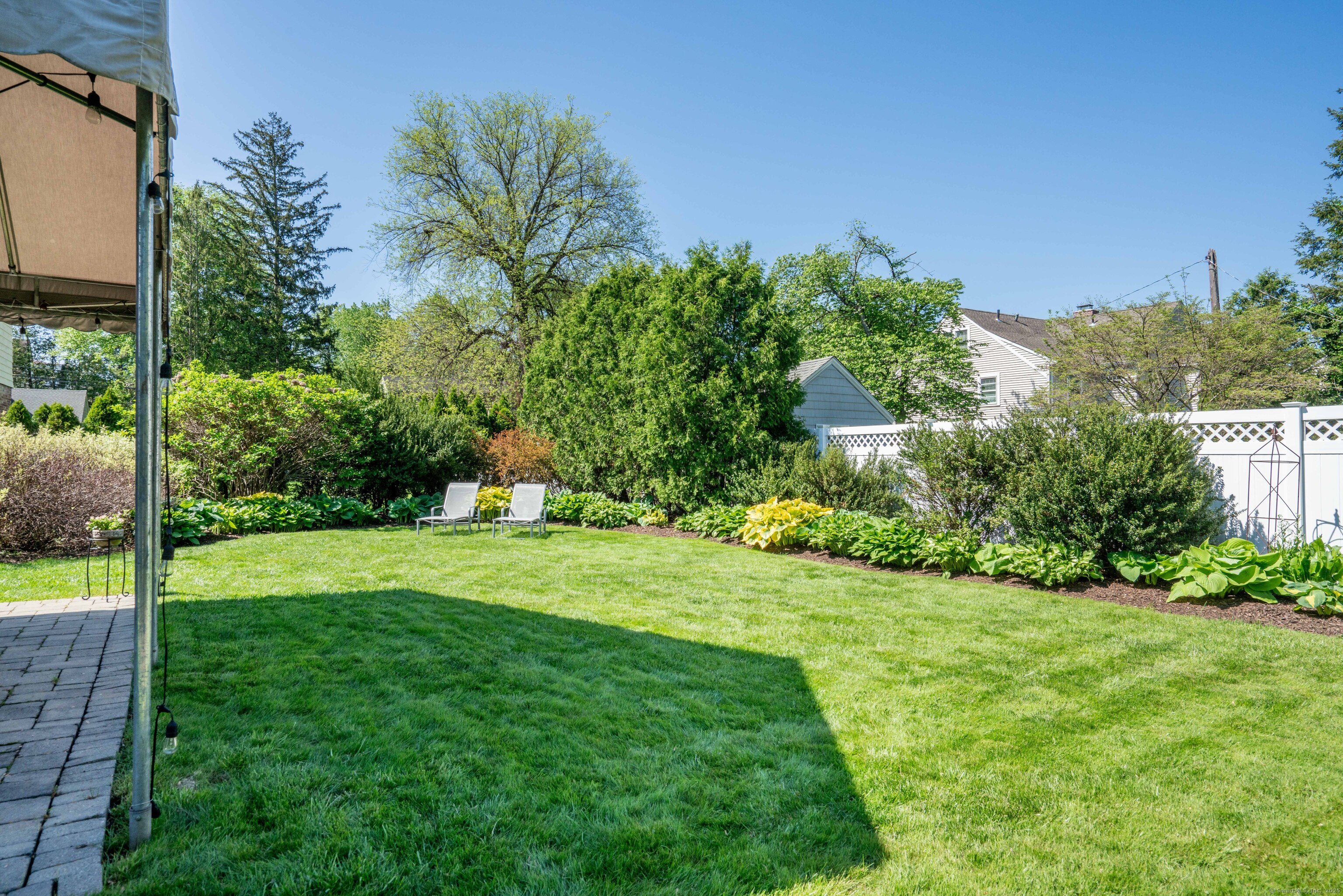 341 Quaker Lane North