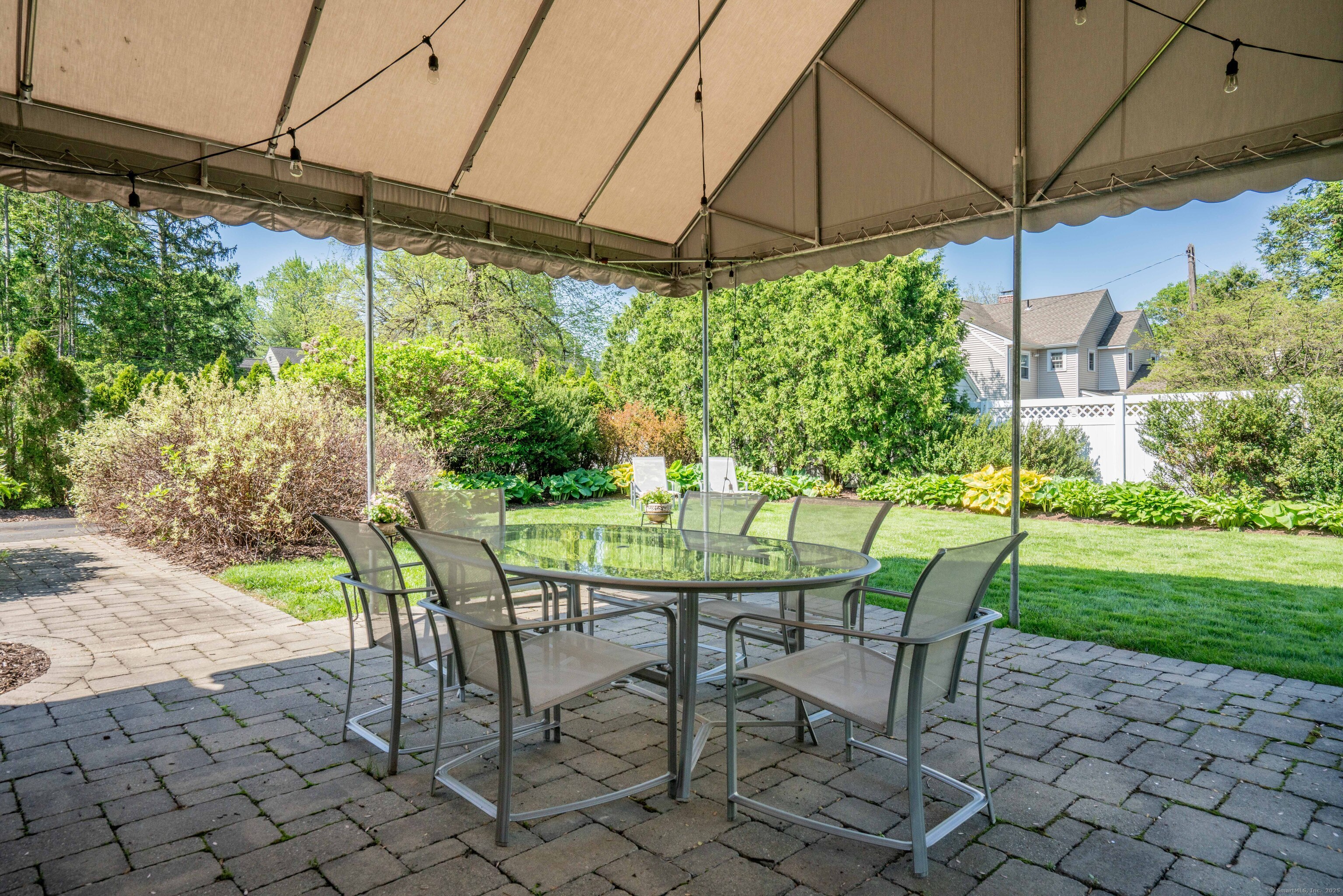 341 Quaker Lane North