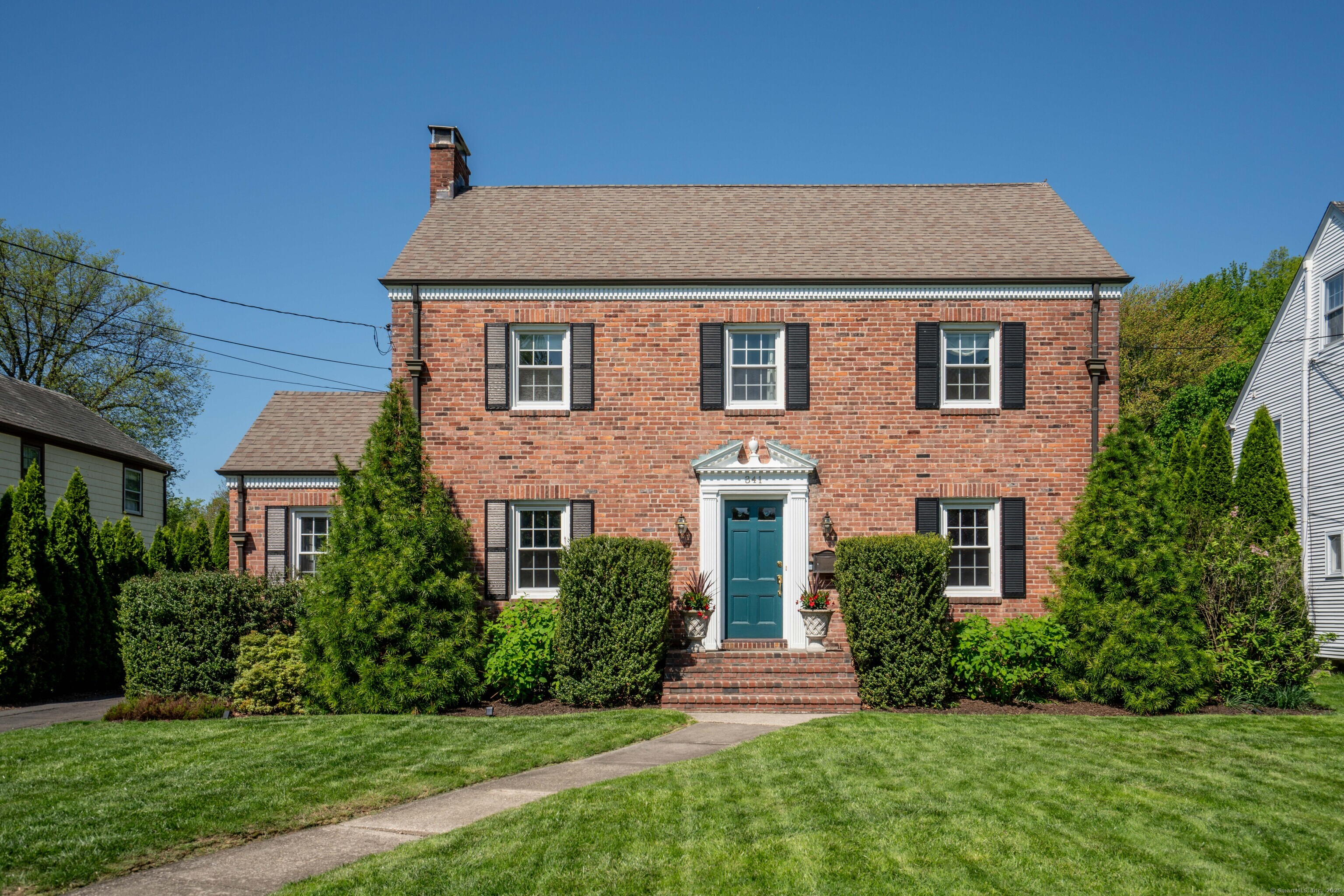 341 Quaker Lane North
