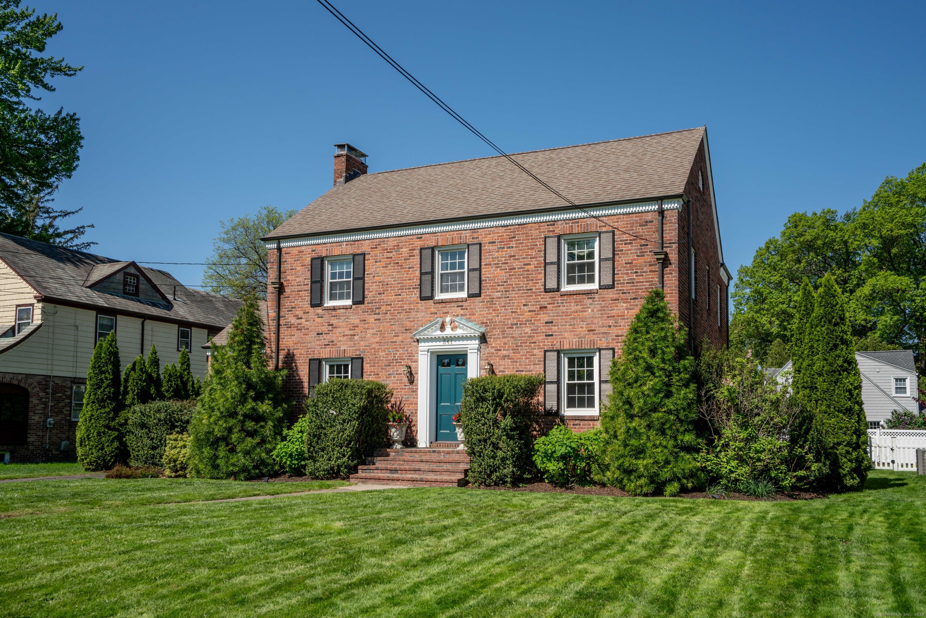 341 Quaker Lane North