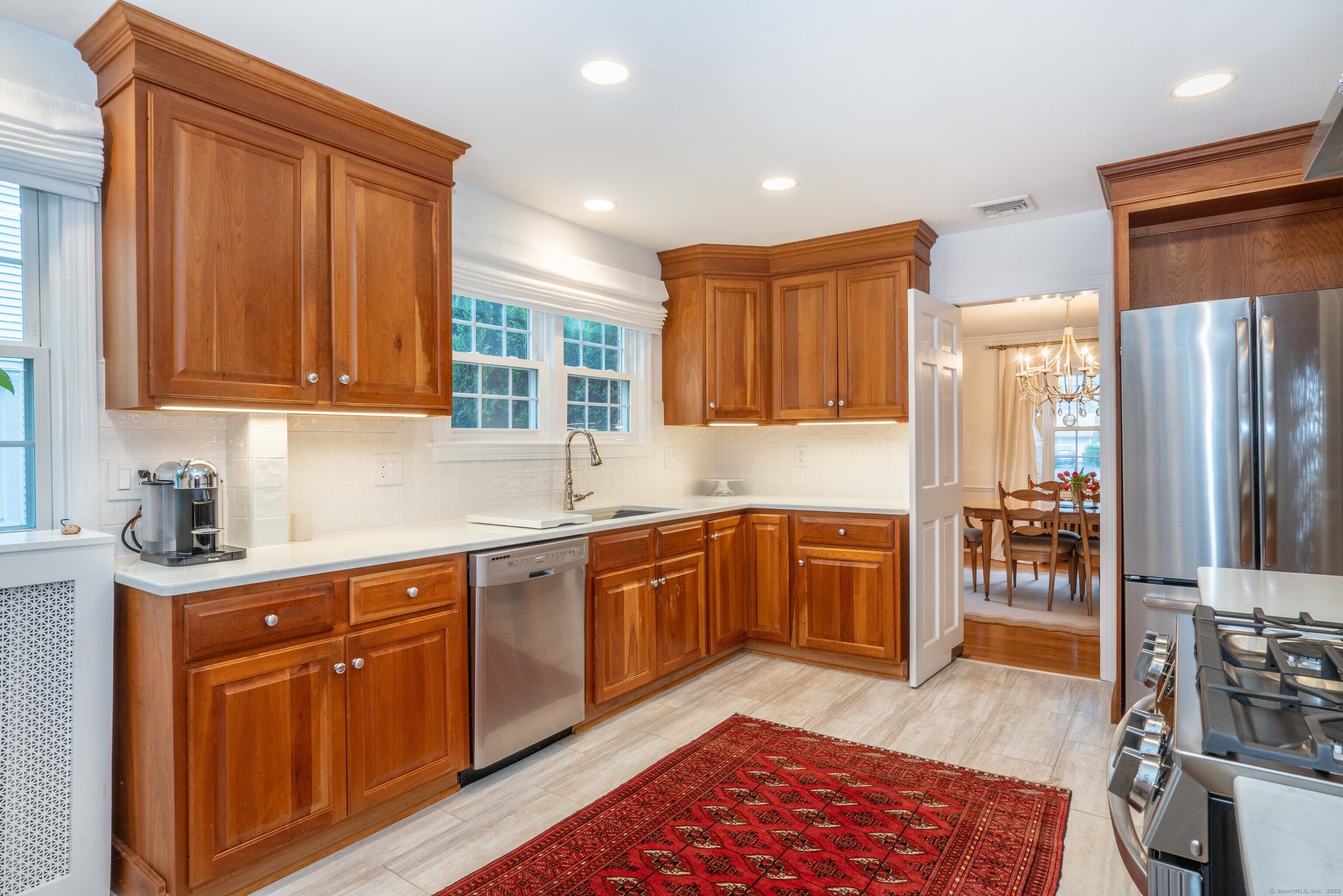 341 Quaker Lane North