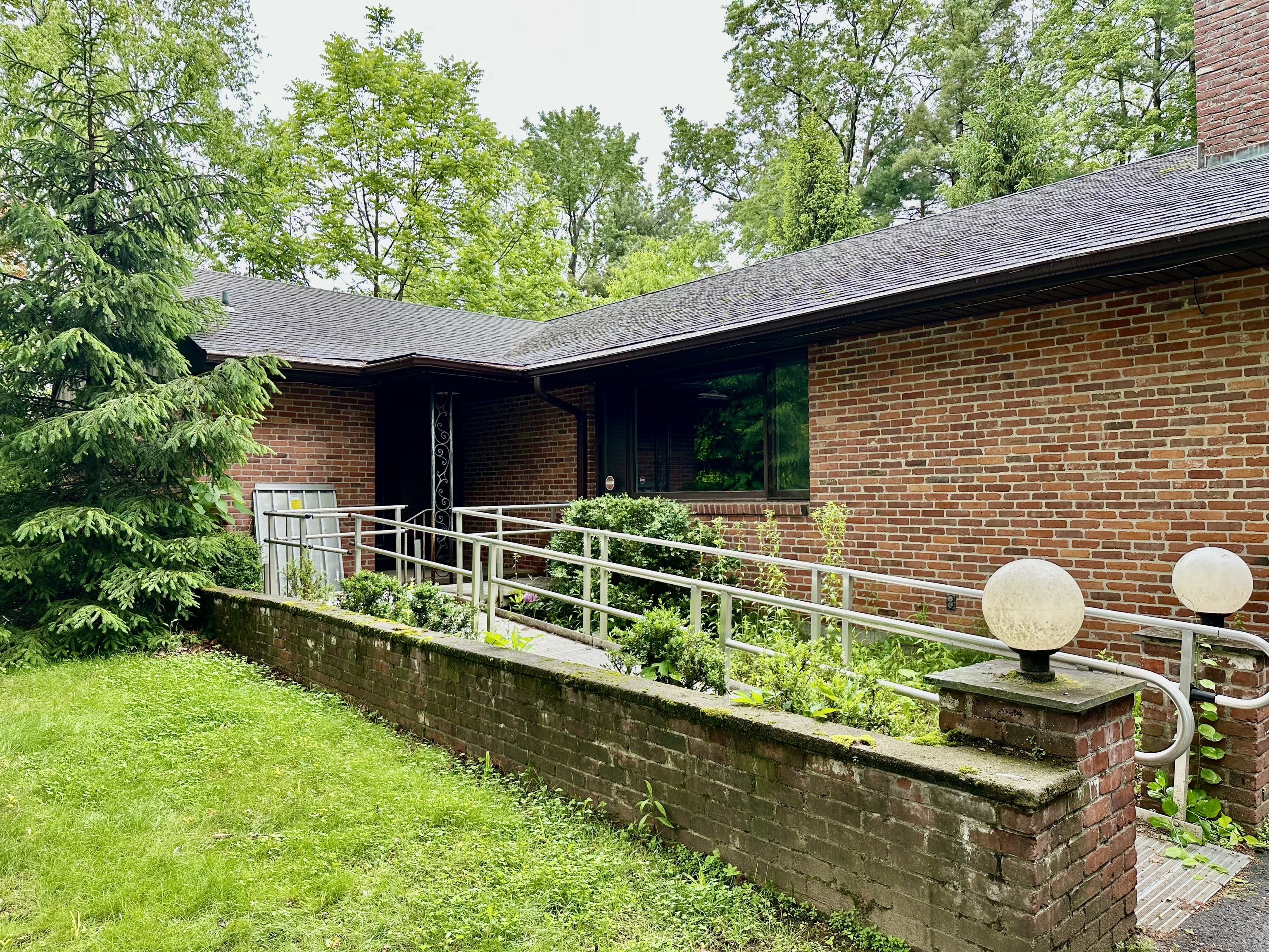 8 Lincoln Avenue