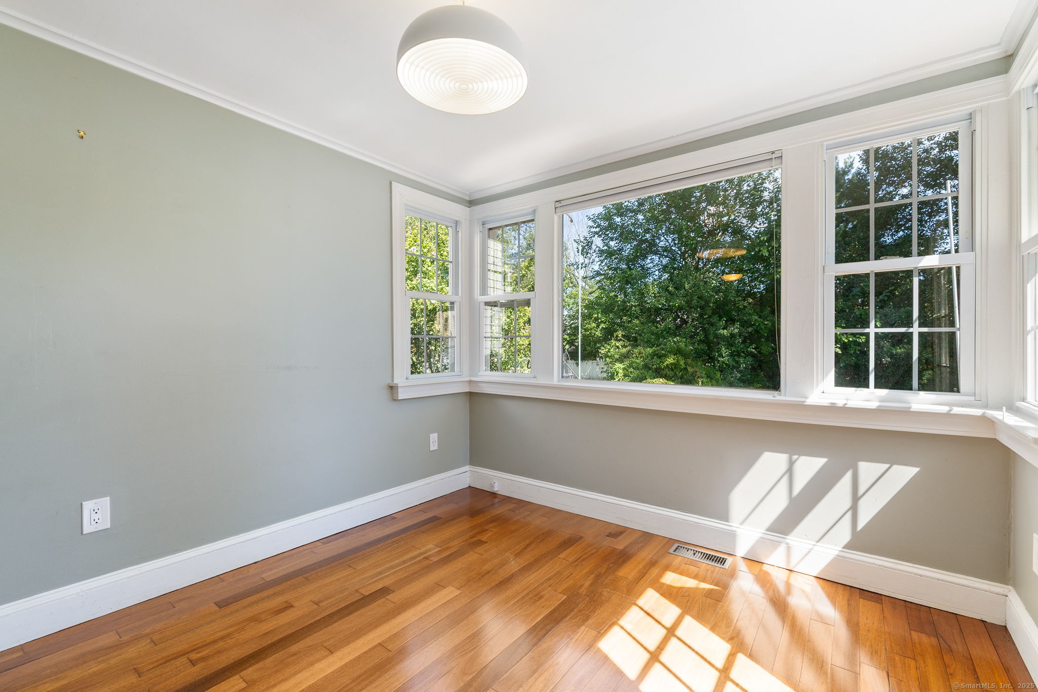 126 Robin Road