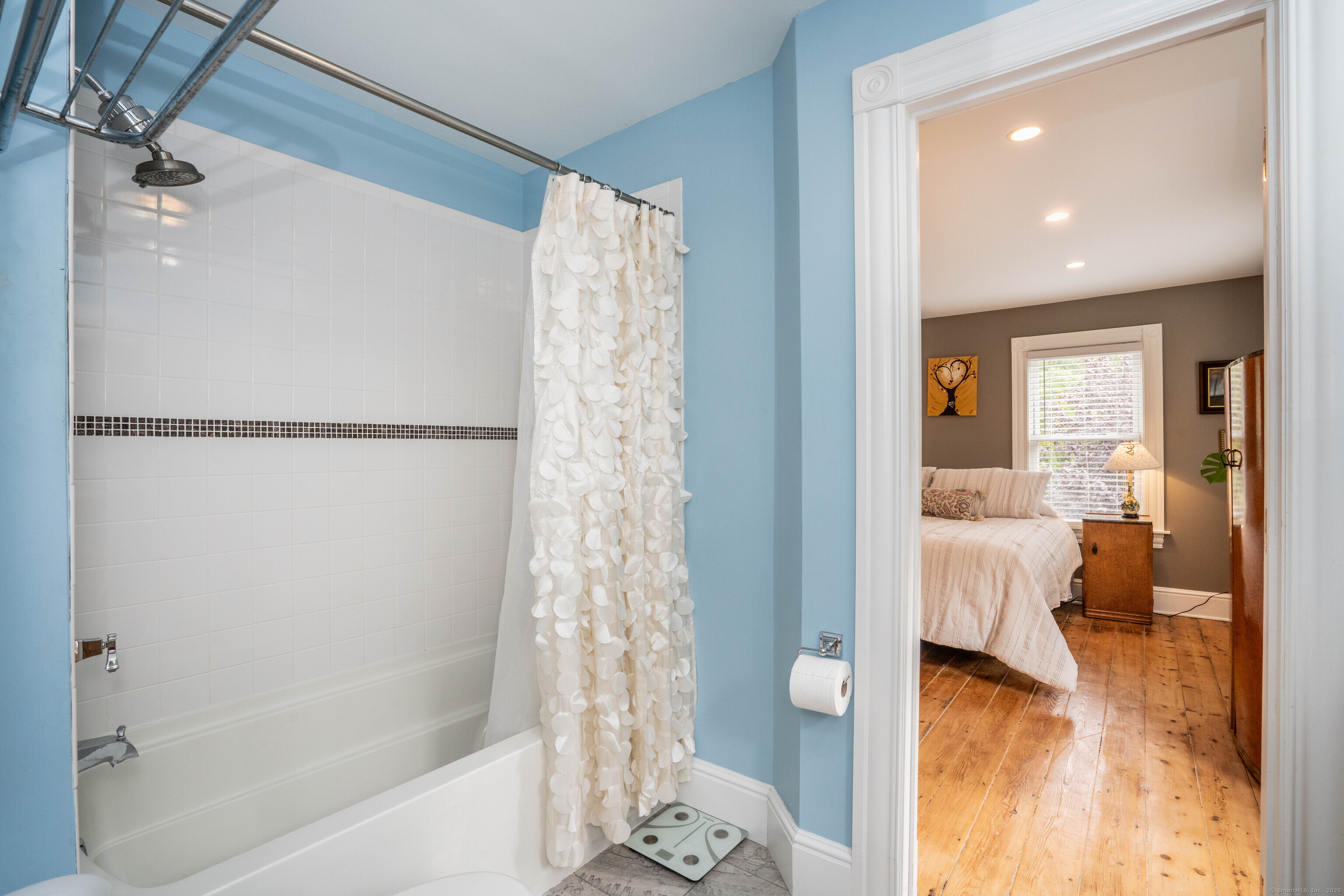 26 Old Hartford Avenue 26