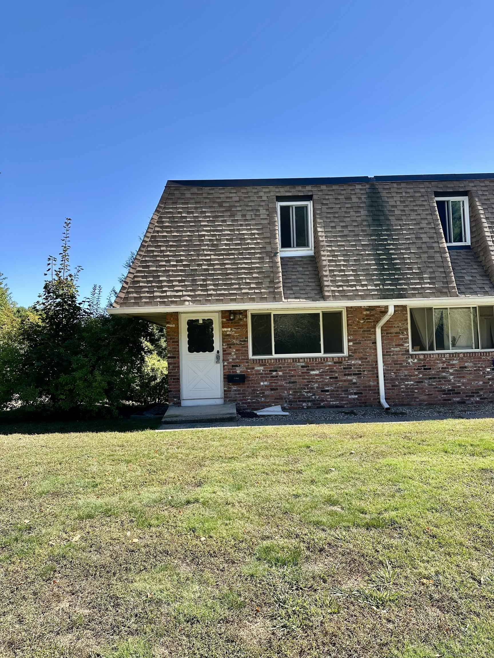 220 Monce Road 17