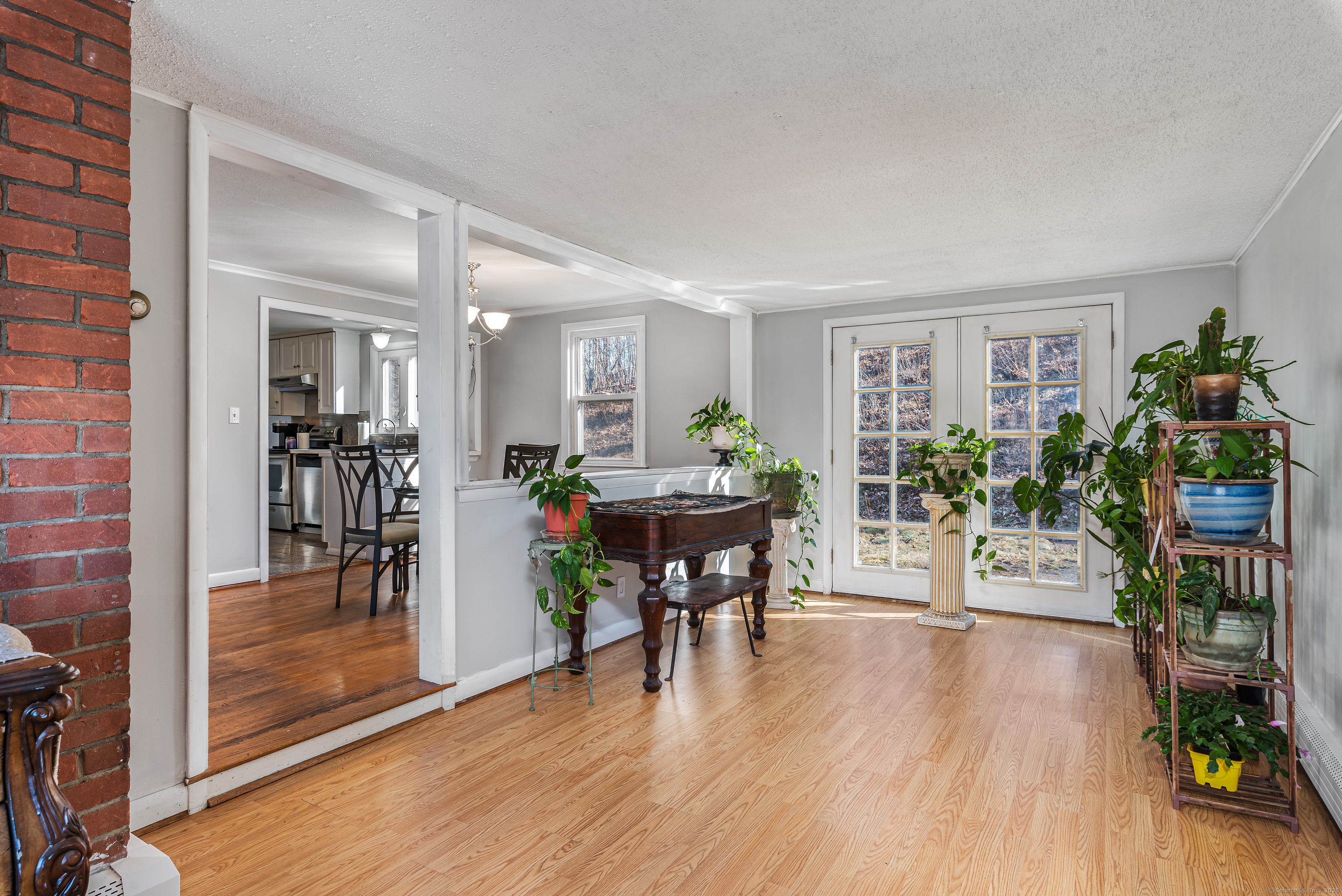 371 Middle Road