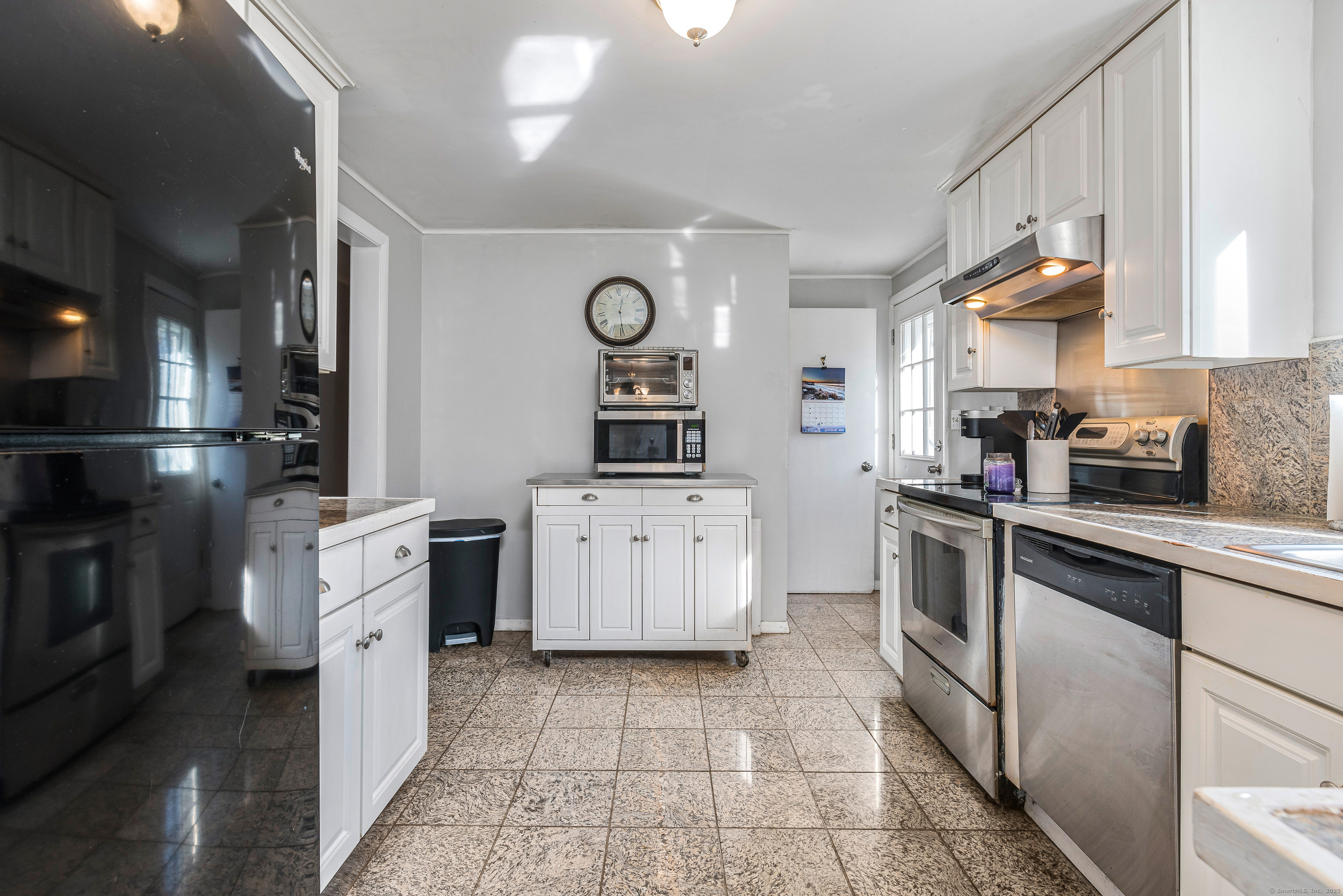 371 Middle Road