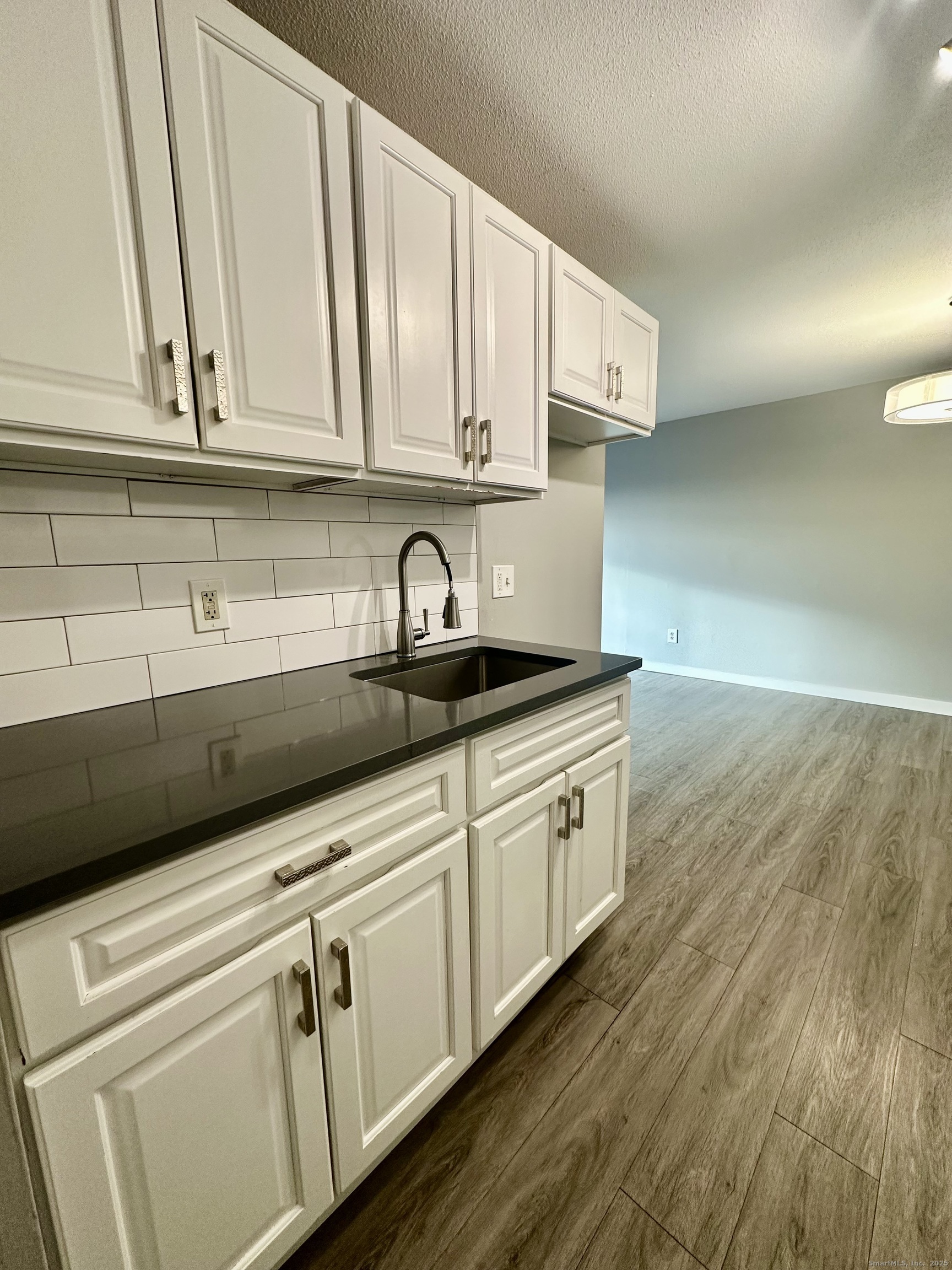111 Sherbrooke Avenue 128