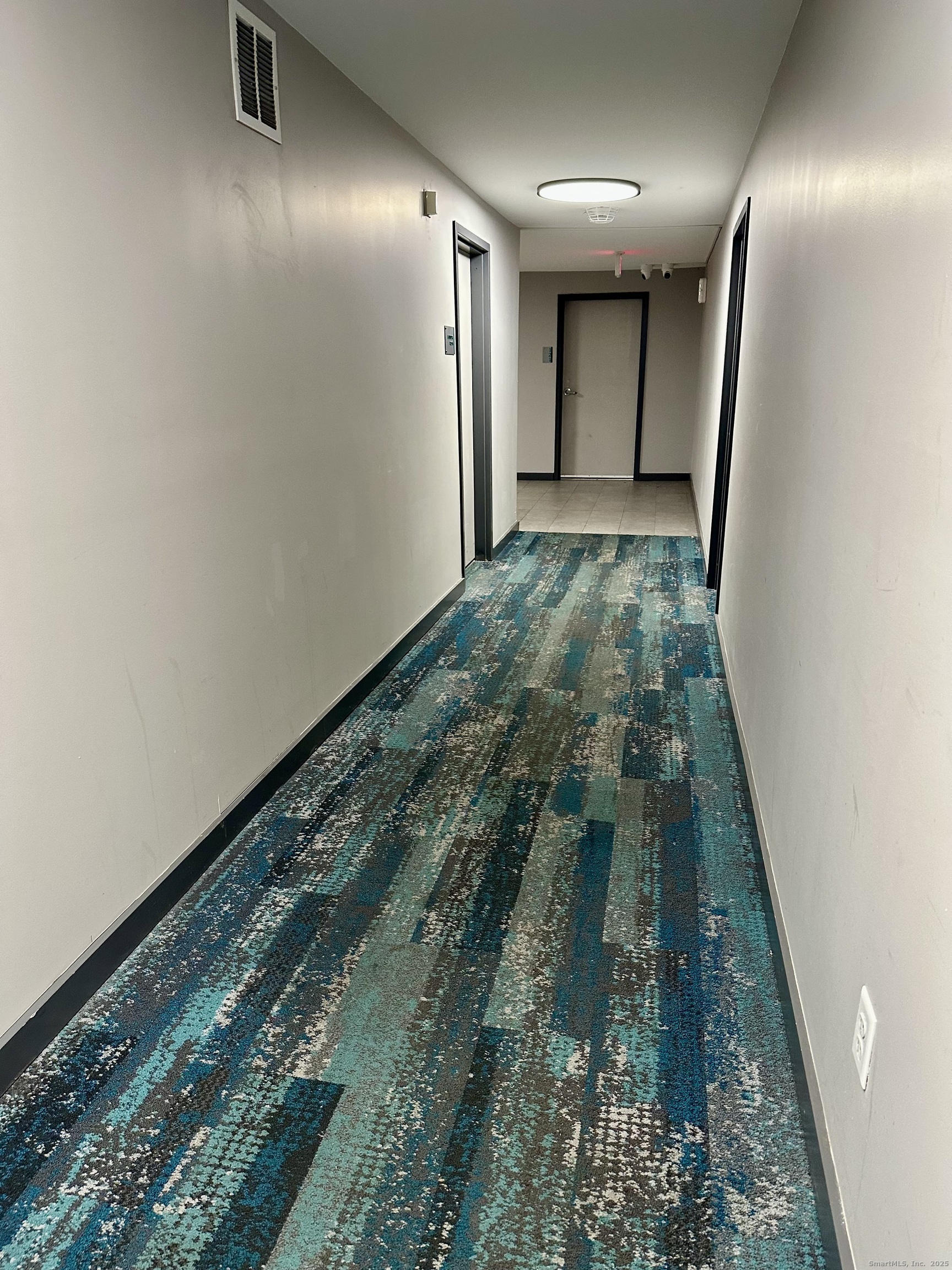 111 Sherbrooke Avenue 128