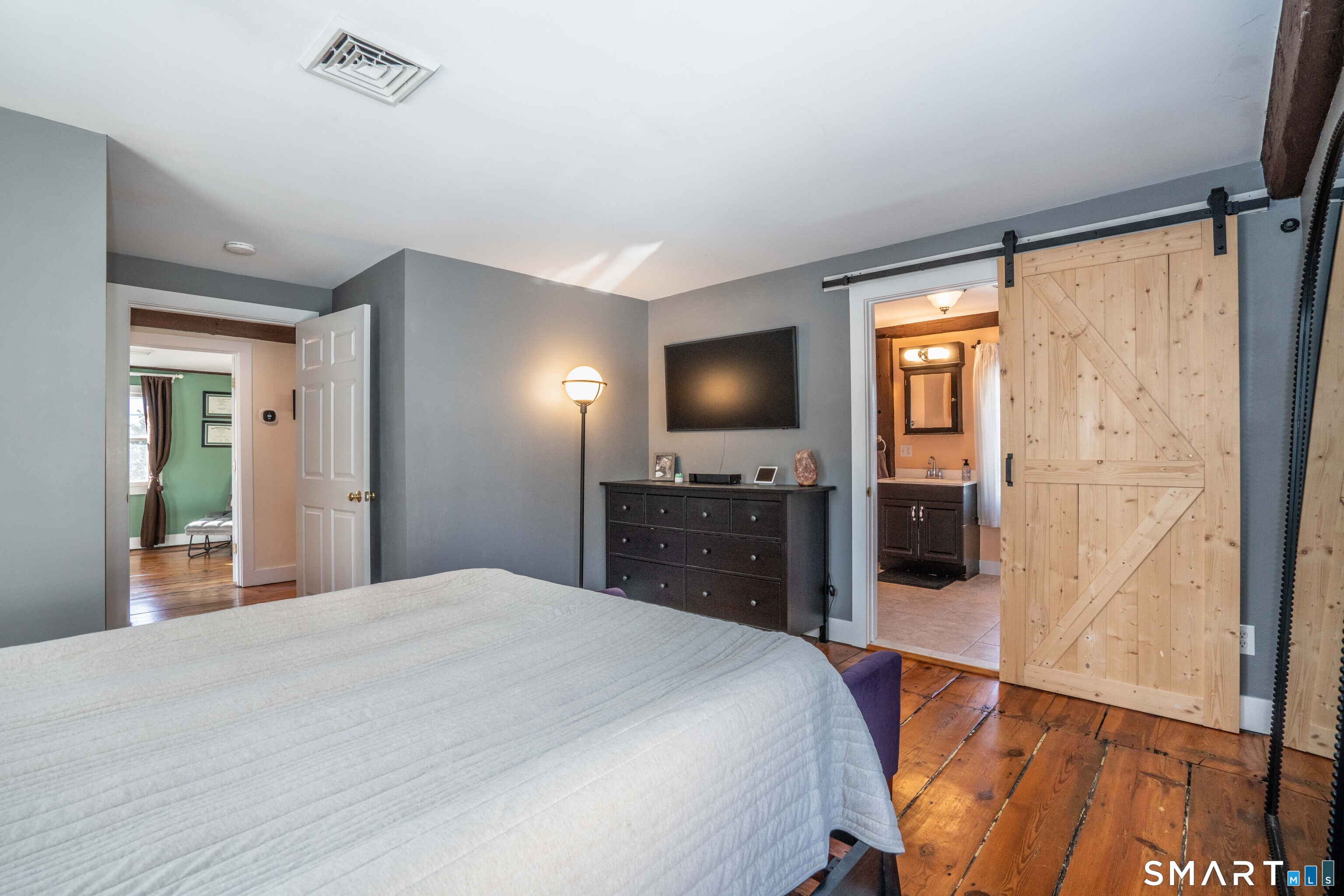 22 Old Hartford Avenue 22