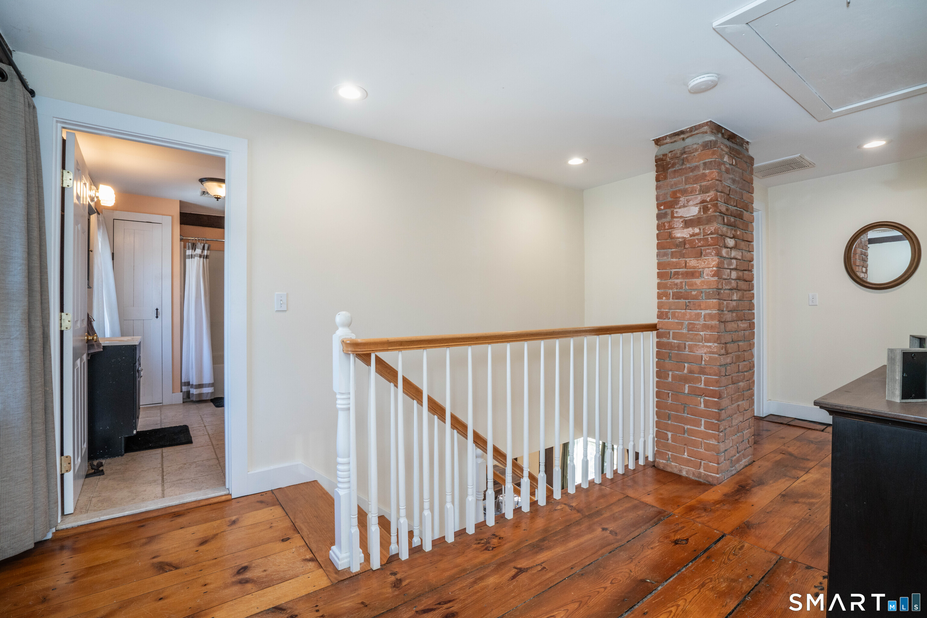 22 Old Hartford Avenue 22