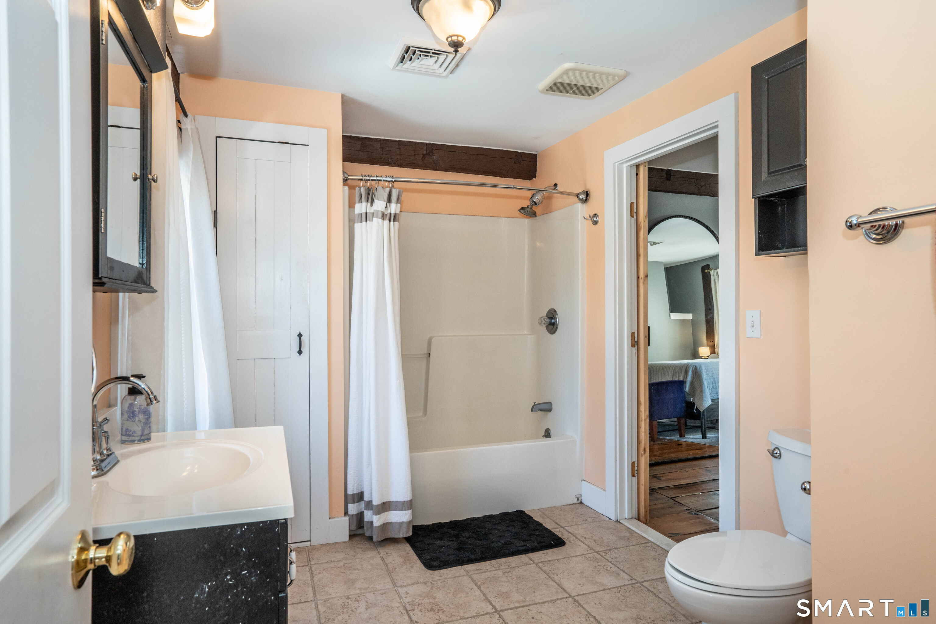 22 Old Hartford Avenue 22