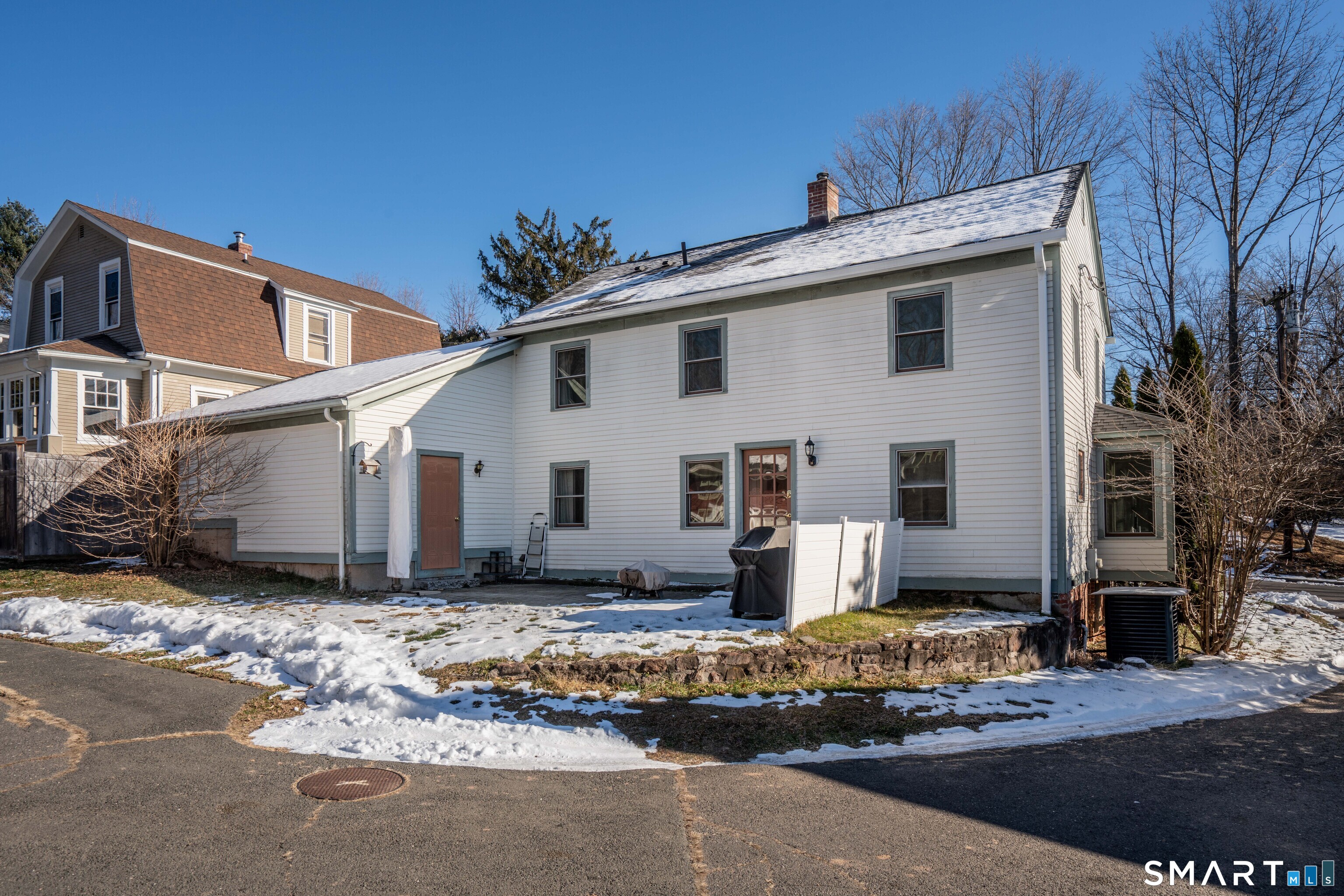 22 Old Hartford Avenue 22