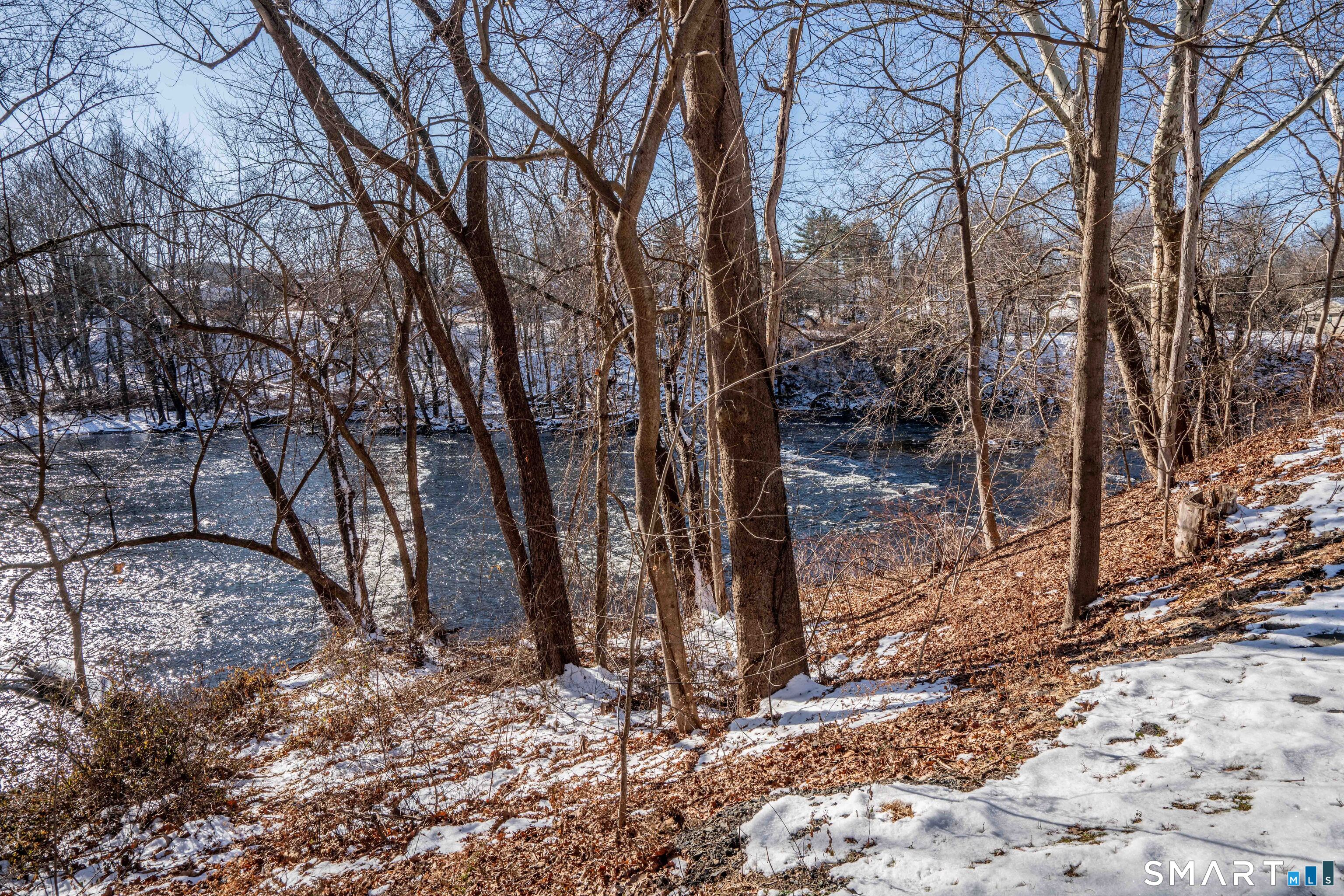 22 Old Hartford Avenue 22