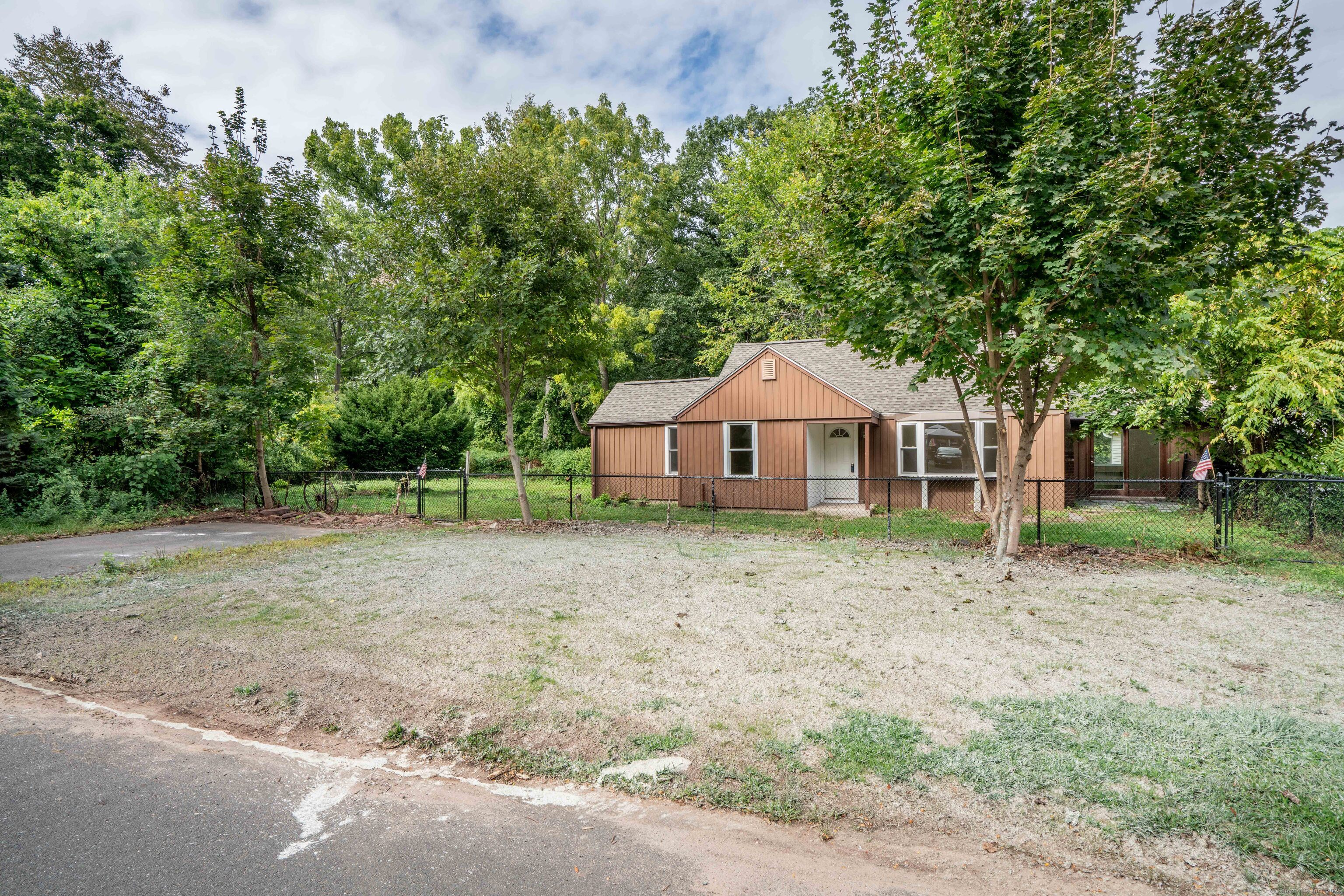 14 Main St Extension