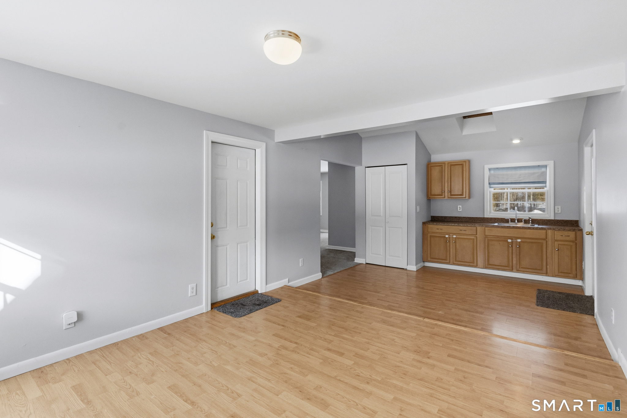 322 Tunxis Avenue