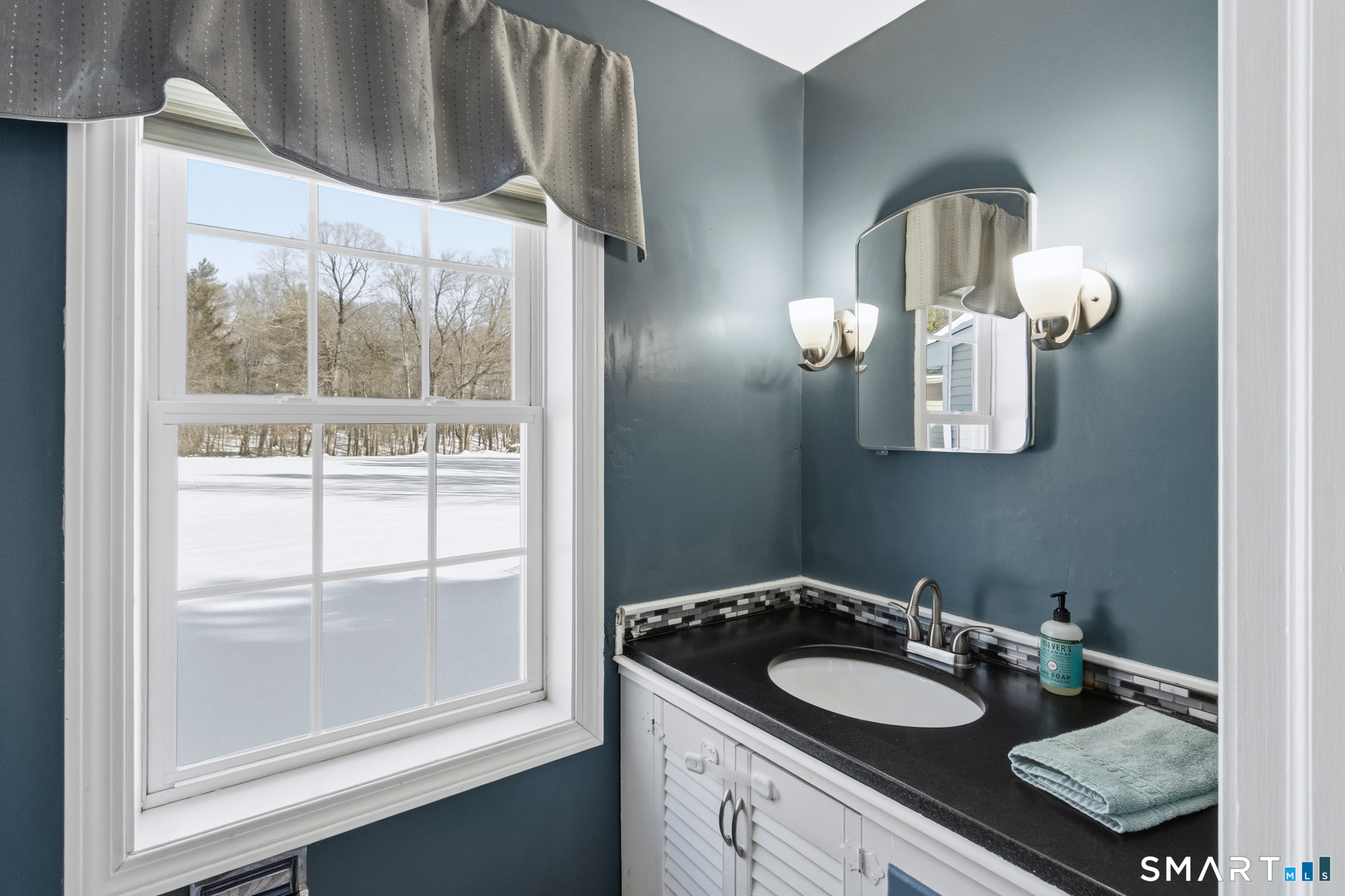 322 Tunxis Avenue