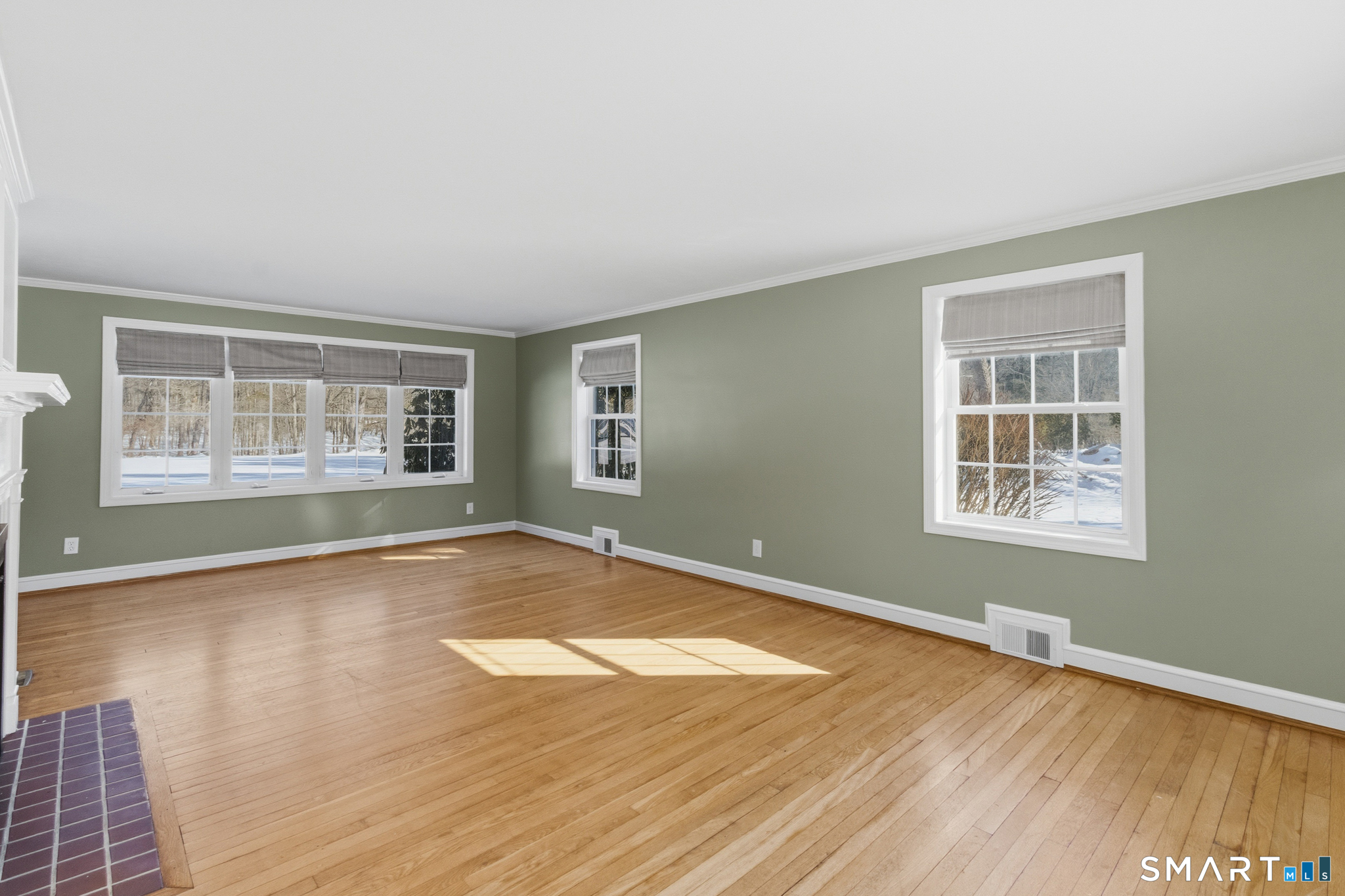 322 Tunxis Avenue