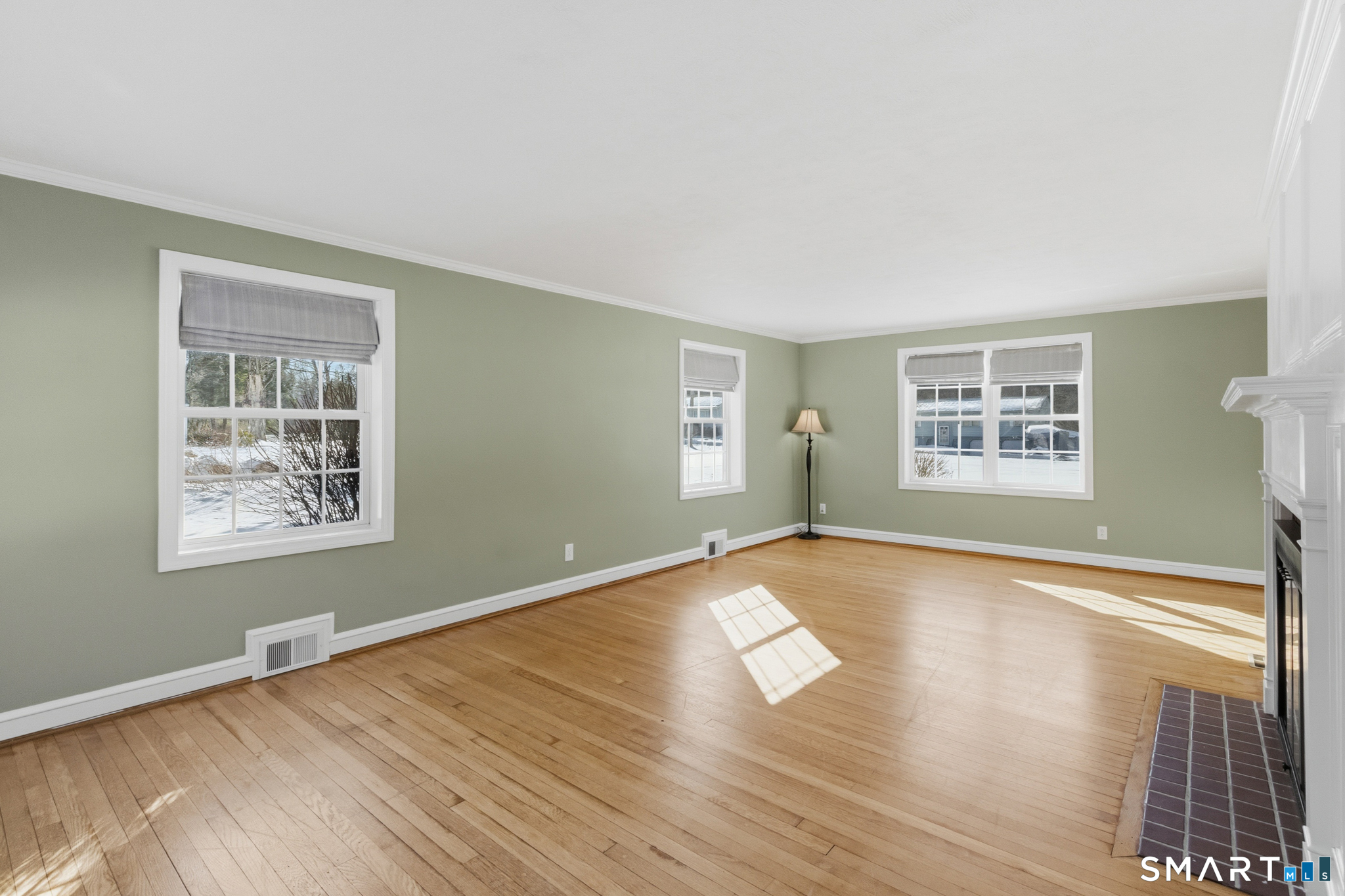 322 Tunxis Avenue