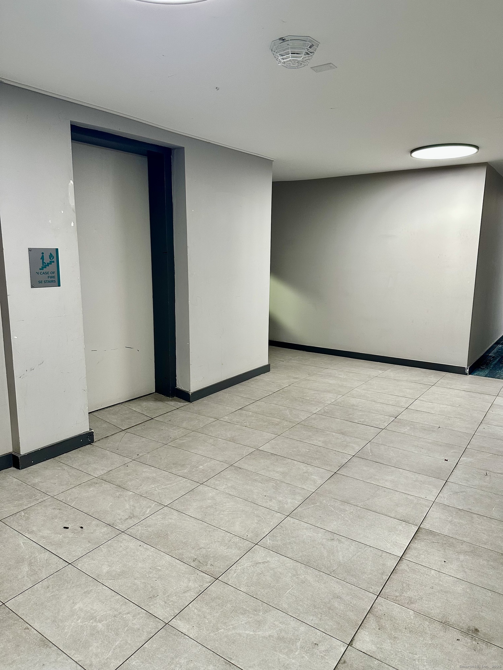 111 Sherbrooke Avenue 127