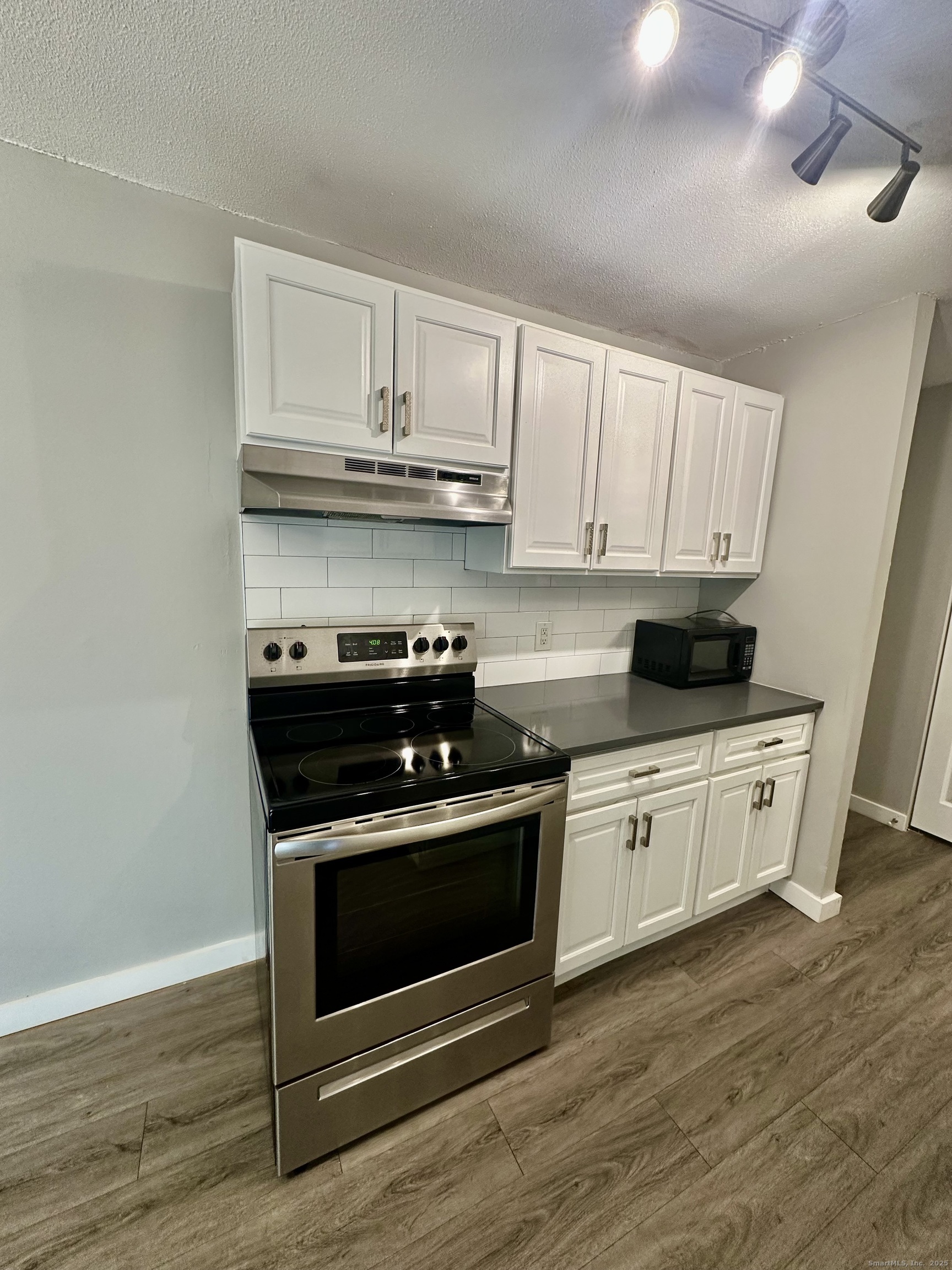 111 Sherbrooke Avenue 127