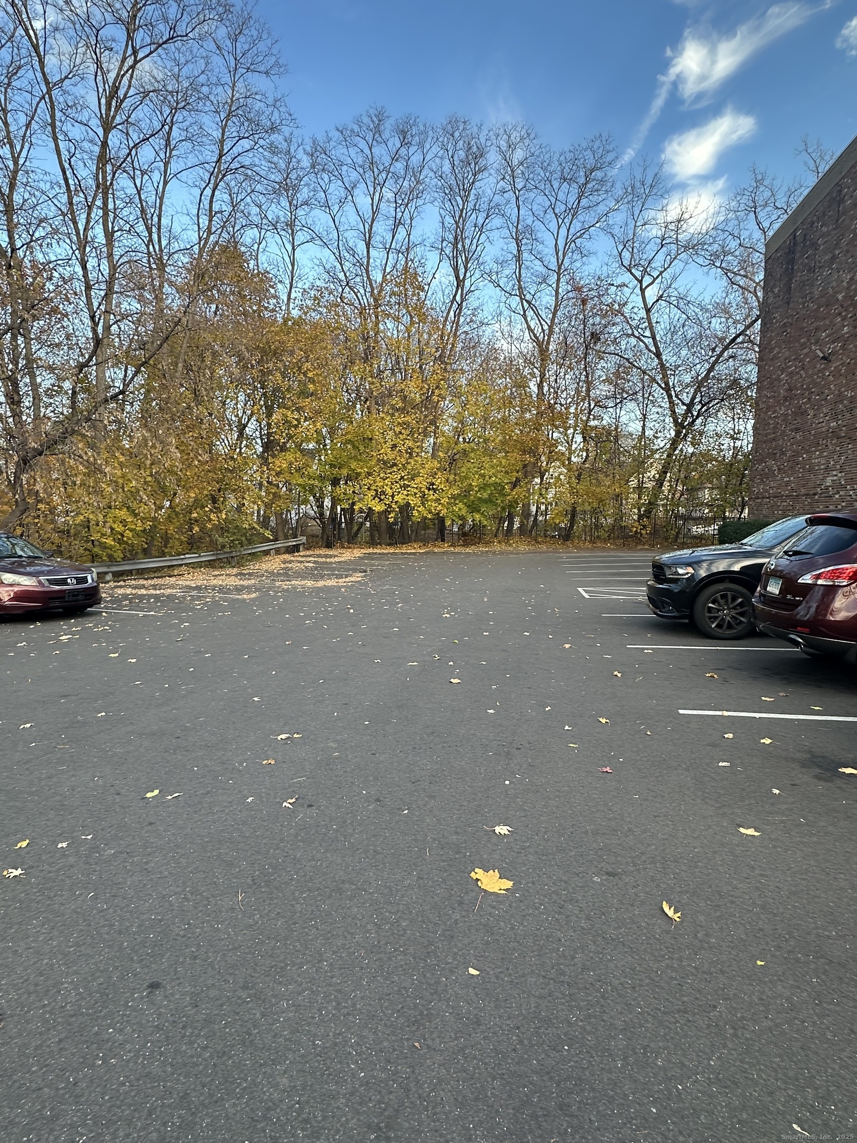 111 Sherbrooke Avenue 127