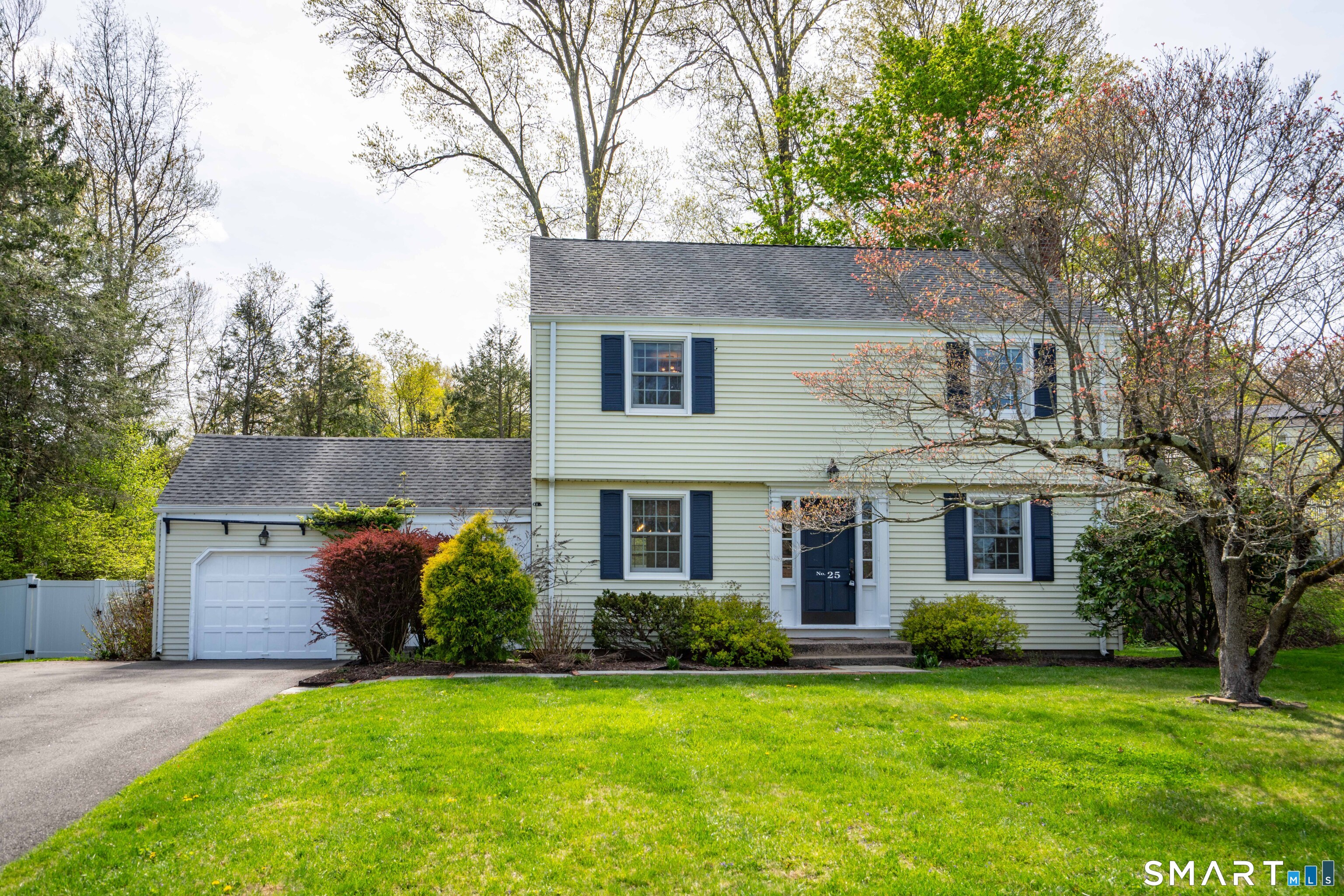 25 Meadow Farms Road