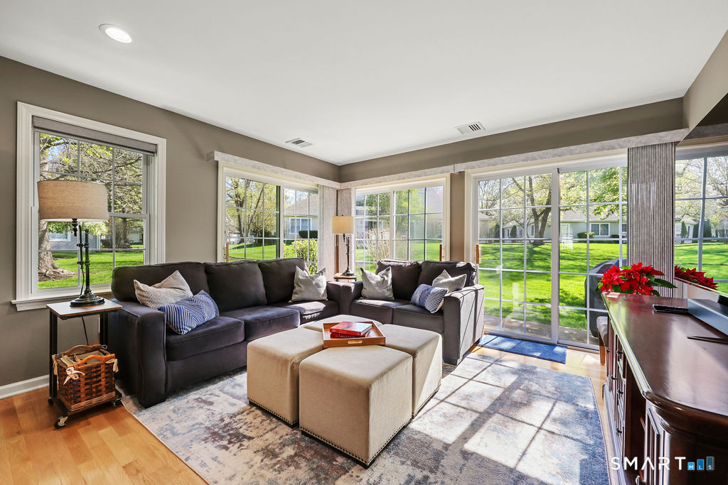 65 Henley Way 65