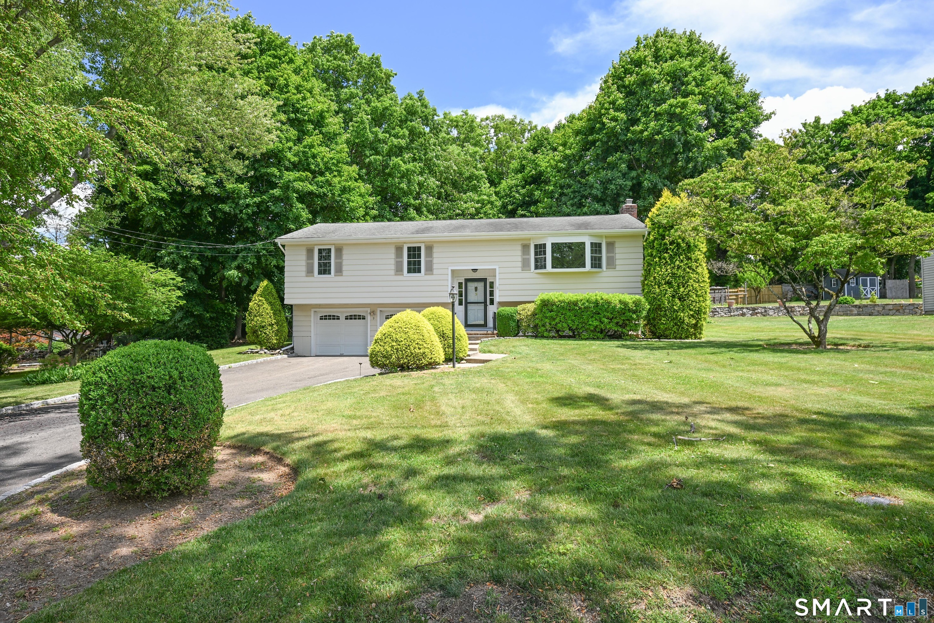 9 Crestwood Drive