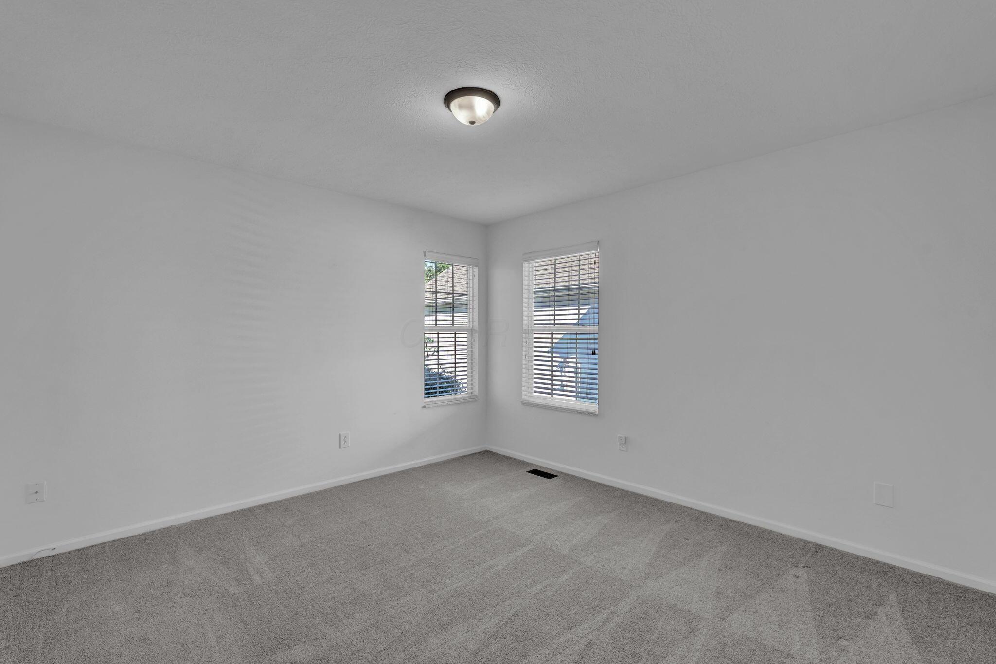 508 Straiton Square
