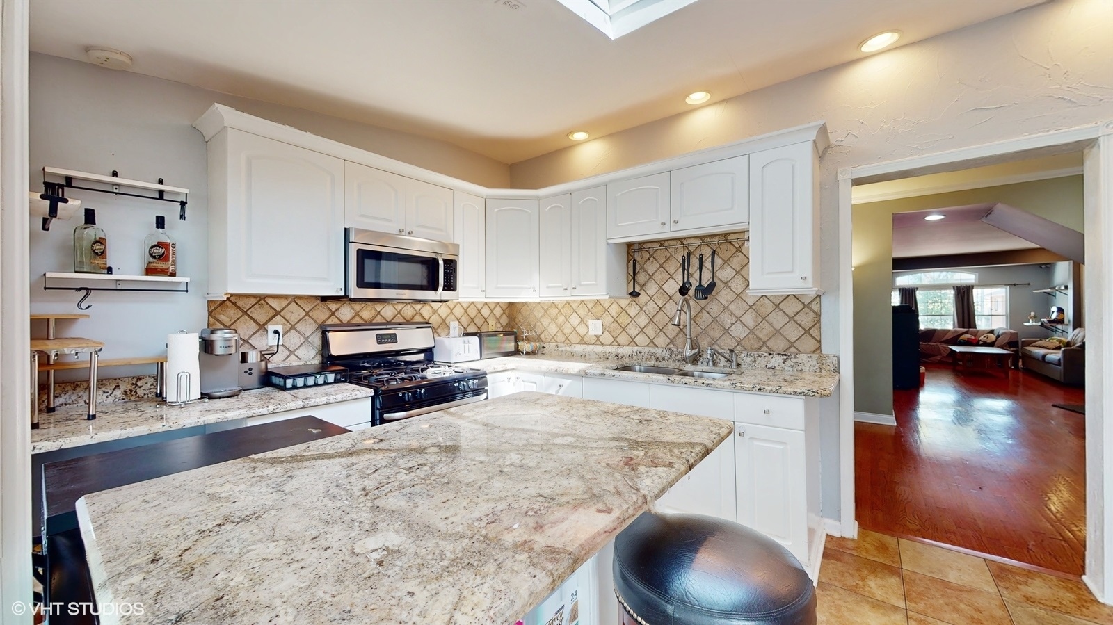 2504 N 73rd Avenue