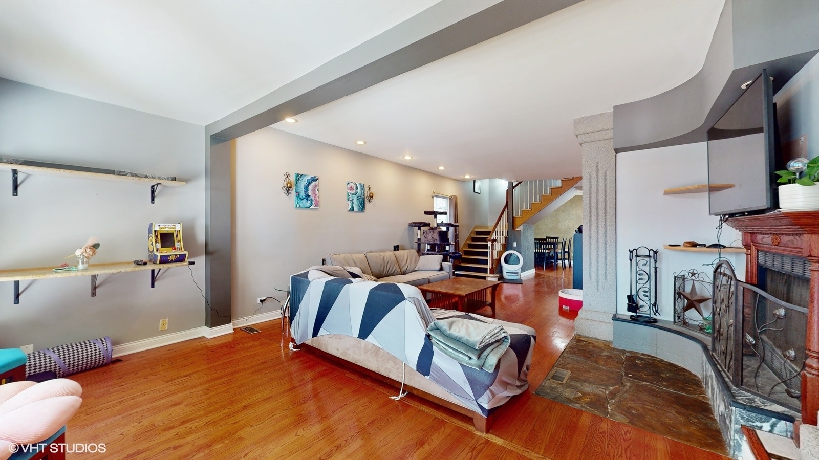 2504 N 73rd Avenue
