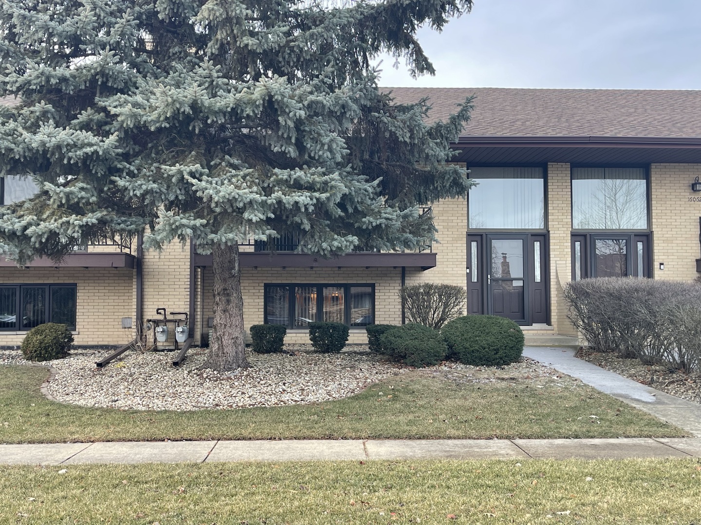 16064 Pine Drive Unit: 16064