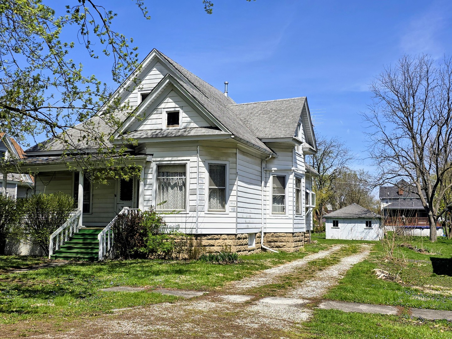 307 W Curtis Street
