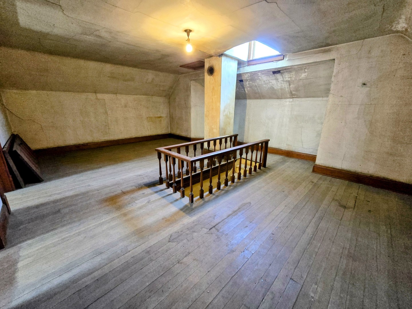 307 W Curtis Street