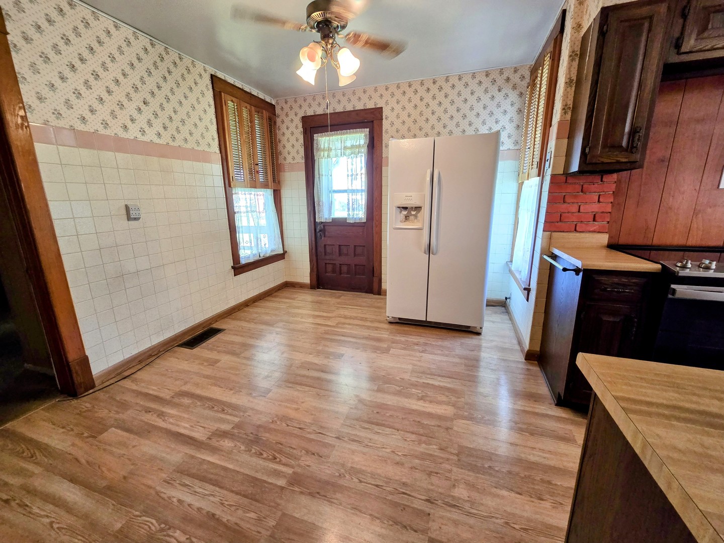307 W Curtis Street
