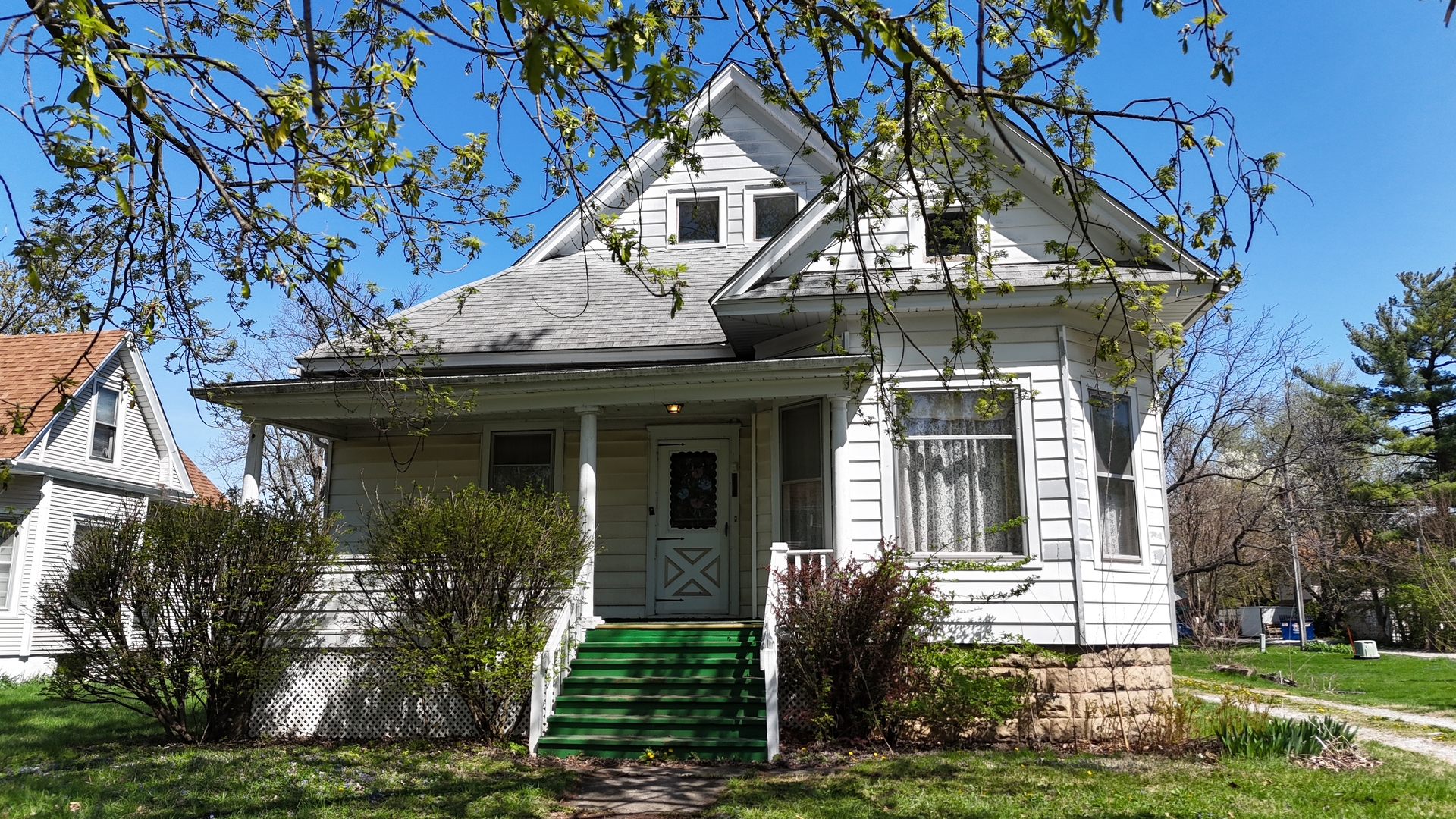 307 W Curtis Street