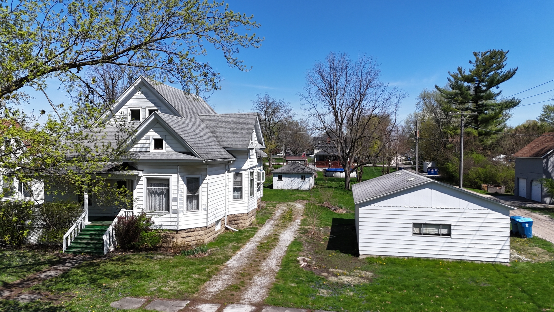 307 W Curtis Street
