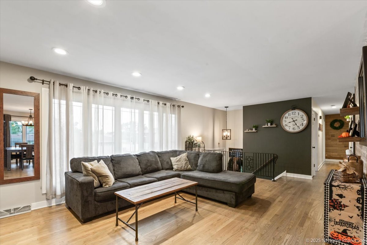 15309 Walnut Road