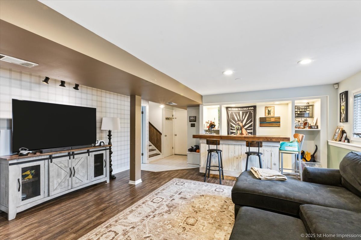 15309 Walnut Road