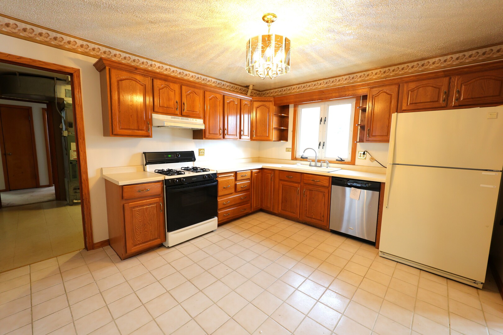 6837 W 113TH Street