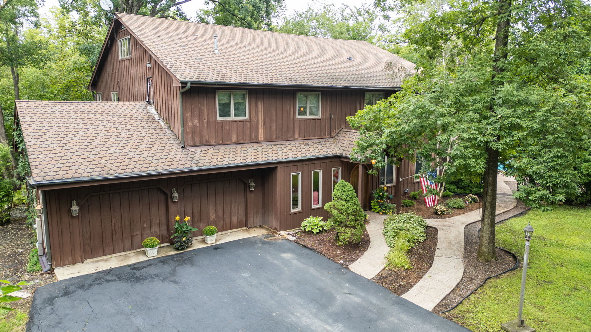 1214 Lantern Lane