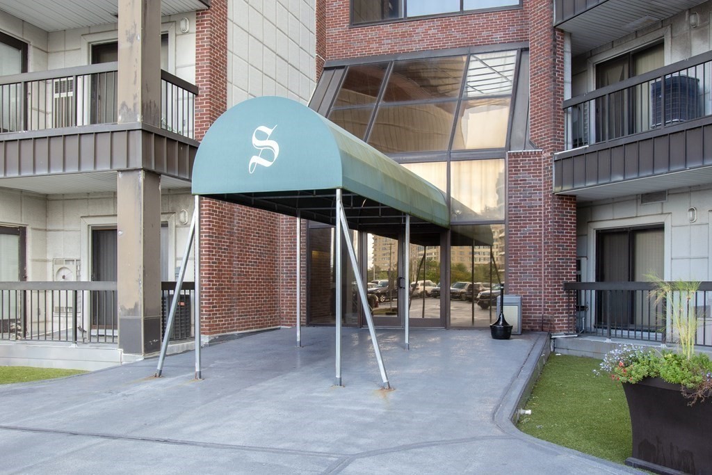 90 Quincy Shore Dr Unit: 812