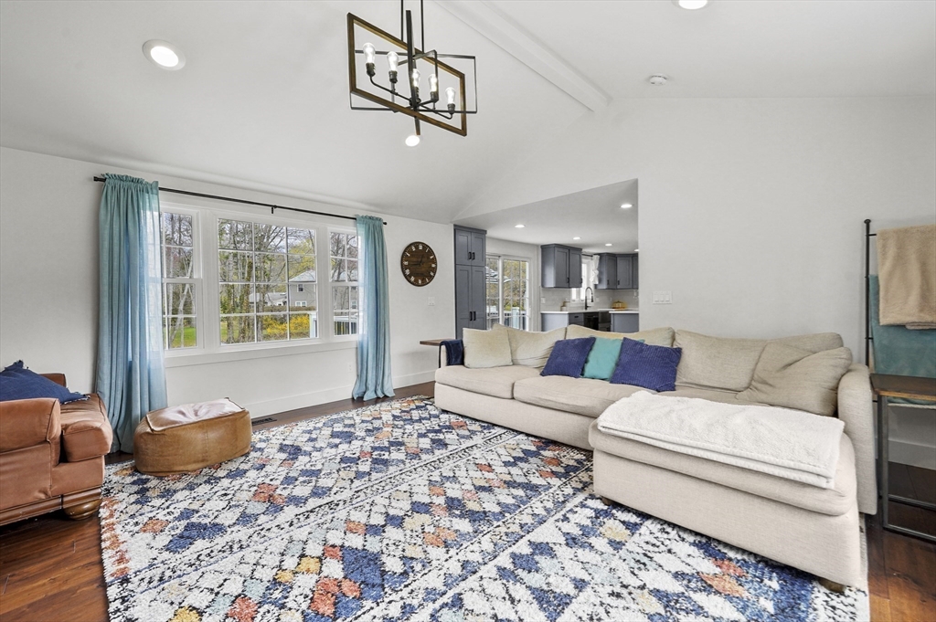 18 John Adams Dr